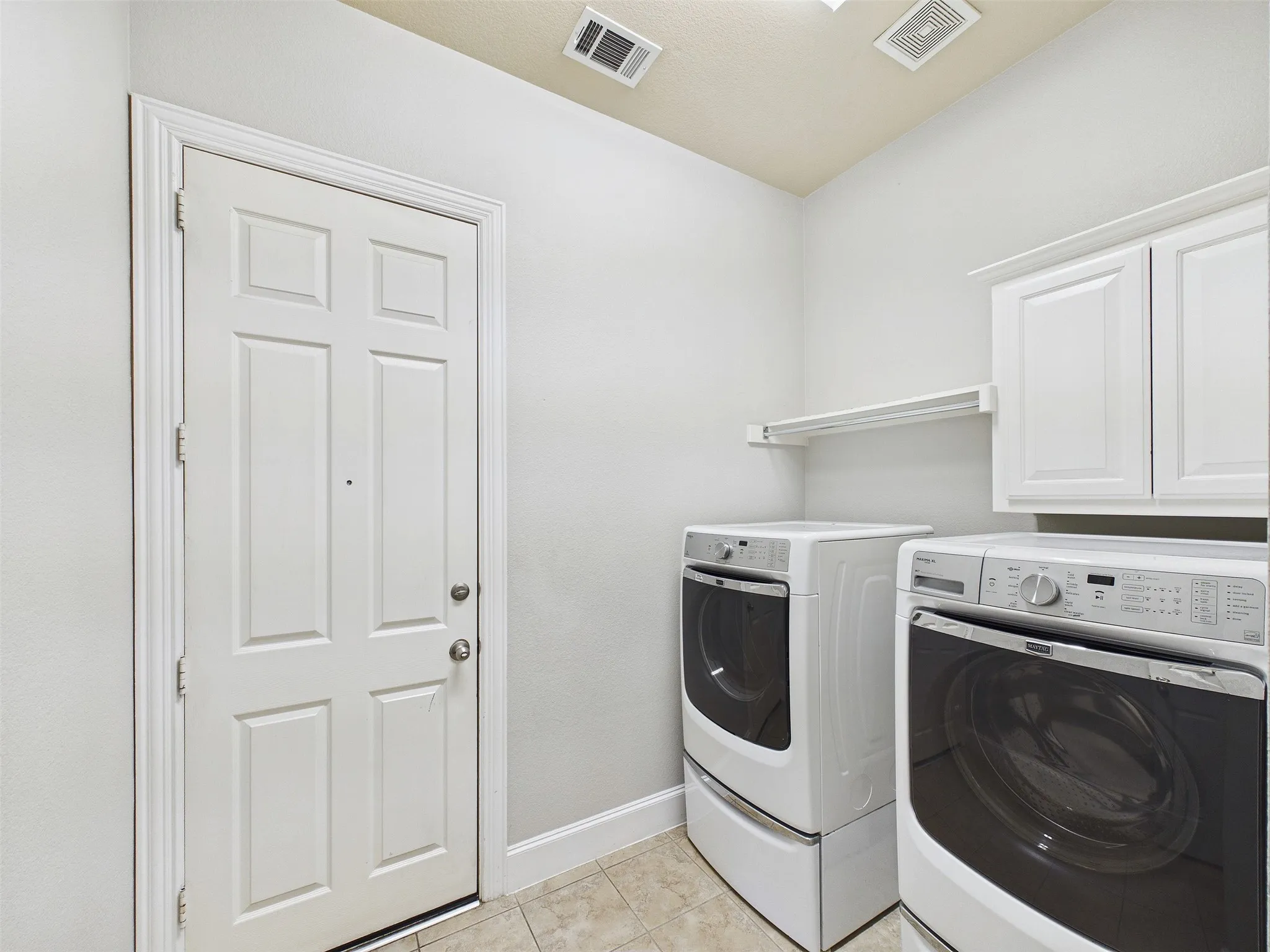 Single Family Residence For Sale in Collin County , 6400 Castle Rock Circle, Mc Kinney, Texas 75071, 4 Bedroom, 4 Bathroom, 3 Garage spaces, 3,500 Sqft, built in 2007, mls#21361096, Real Estate Agent in Mc Kinney, Homes For Sale in Collin county, Homes For Sale in Mc Kinney, Realtor in Mc Kinney Texas, Real Estate Brokerage Independent Realty Texas, Luminita Cordes Realtor