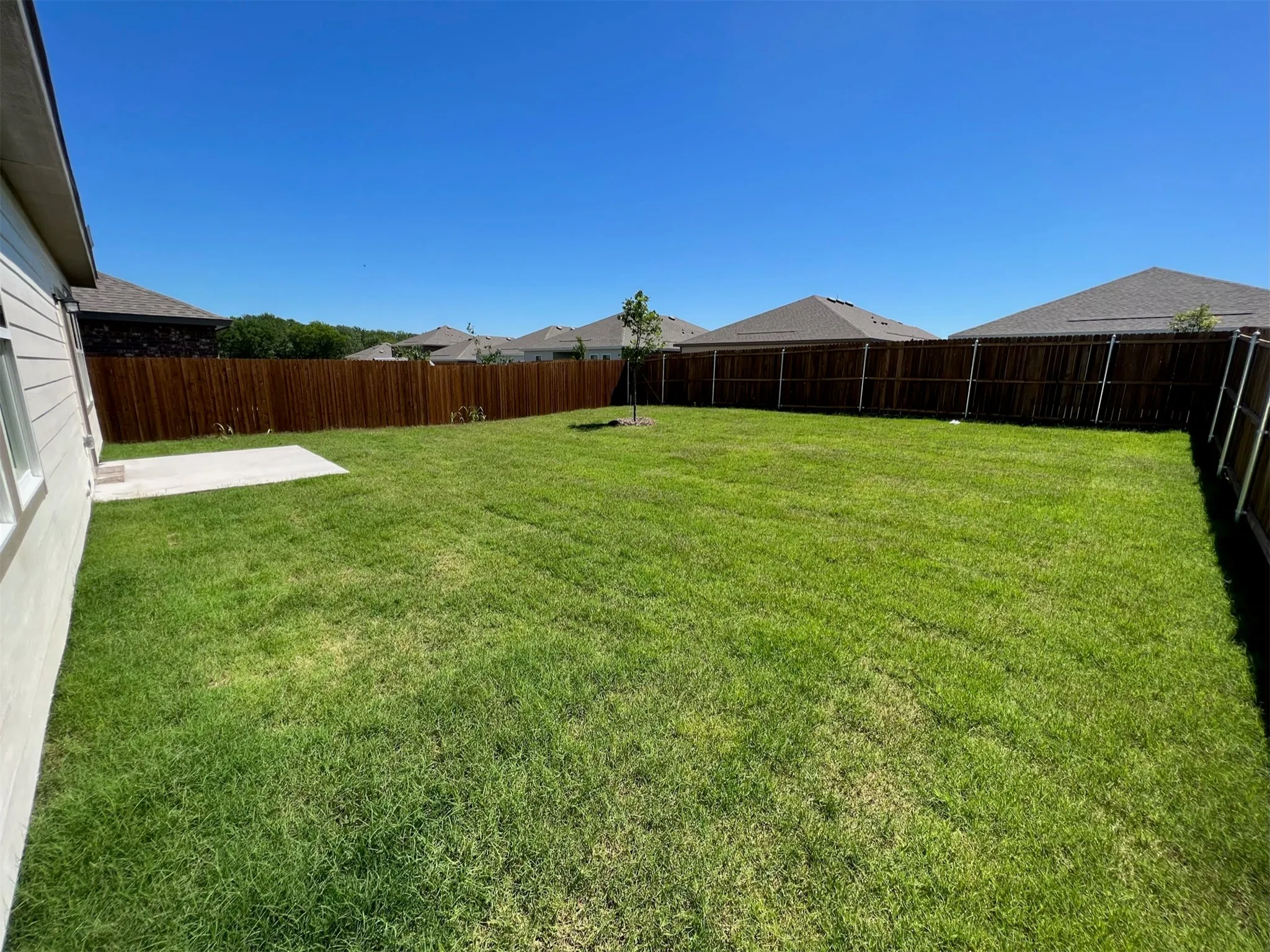 Single Family Residence For Rent in Collin County , 752 Richmond Drive, Lavon, Texas 75166, 3 Bedroom, 2 Bathroom, 2 Garage spaces, 1,459 Sqft, built in 2021, mls#21363629, Real Estate Agent in Lavon, Homes For Rent in Collin county, Homes For Rent in Lavon, Realtor in Lavon Texas, Real Estate Brokerage Independent Realty Texas, Luminita Cordes Realtor