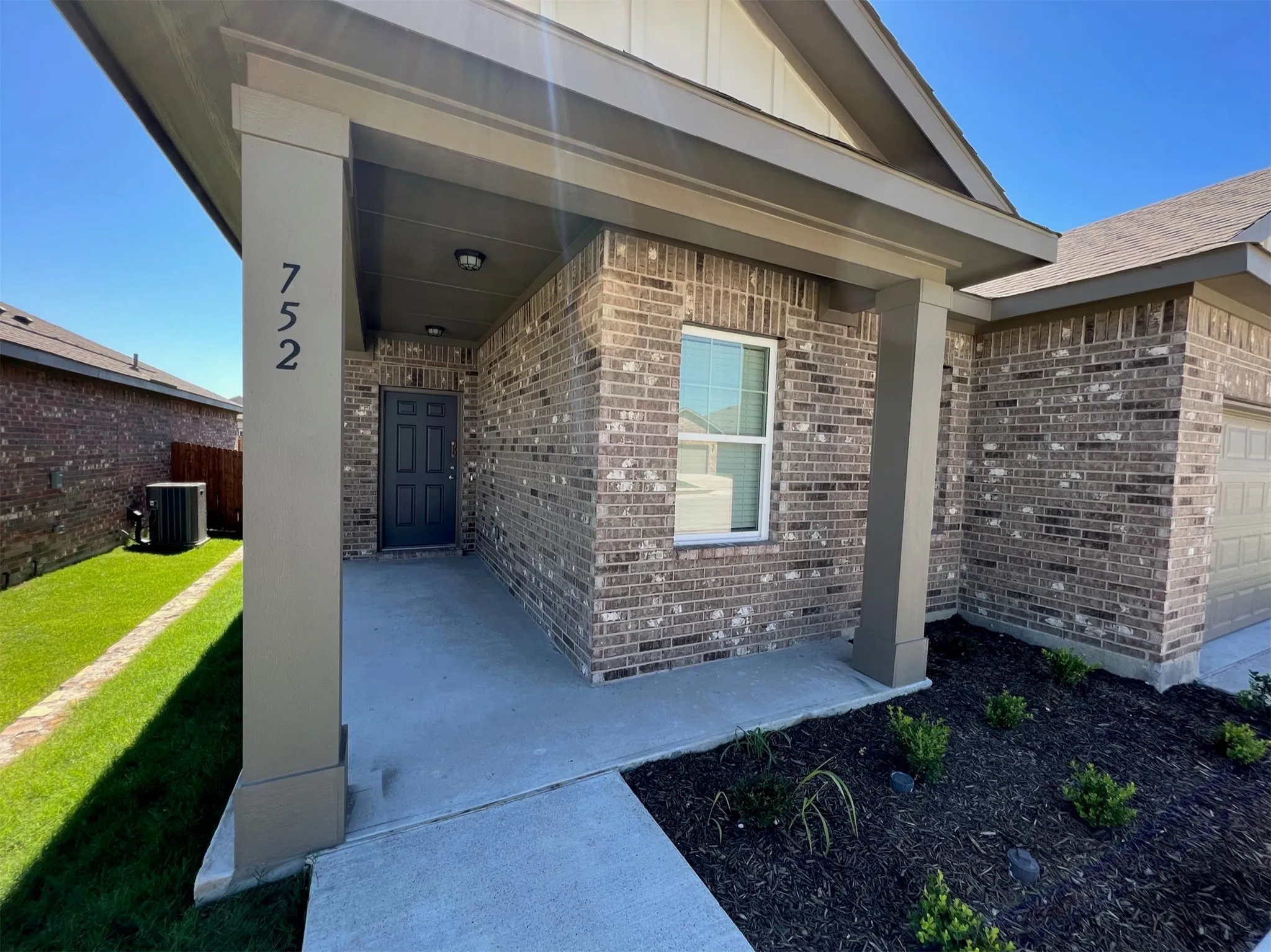 Single Family Residence For Rent in Collin County , 752 Richmond Drive, Lavon, Texas 75166, 3 Bedroom, 2 Bathroom, 2 Garage spaces, 1,459 Sqft, built in 2021, mls#21363629, Real Estate Agent in Lavon, Homes For Rent in Collin county, Homes For Rent in Lavon, Realtor in Lavon Texas, Real Estate Brokerage Independent Realty Texas, Luminita Cordes Realtor