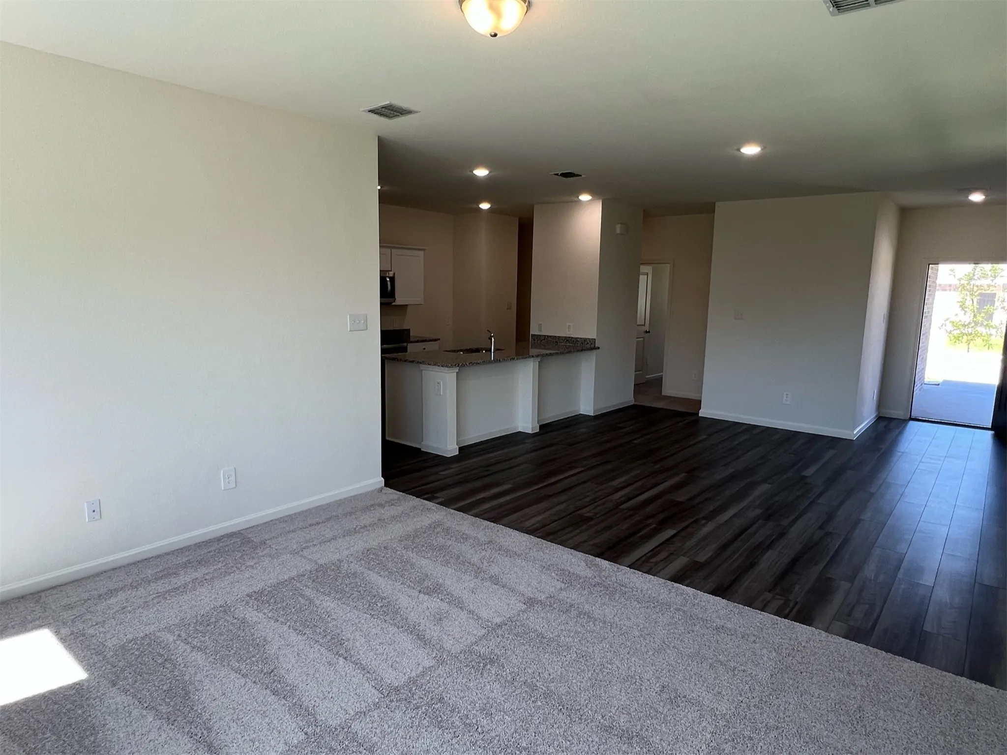 Single Family Residence For Rent in Collin County , 752 Richmond Drive, Lavon, Texas 75166, 3 Bedroom, 2 Bathroom, 2 Garage spaces, 1,459 Sqft, built in 2021, mls#21363629, Real Estate Agent in Lavon, Homes For Rent in Collin county, Homes For Rent in Lavon, Realtor in Lavon Texas, Real Estate Brokerage Independent Realty Texas, Luminita Cordes Realtor