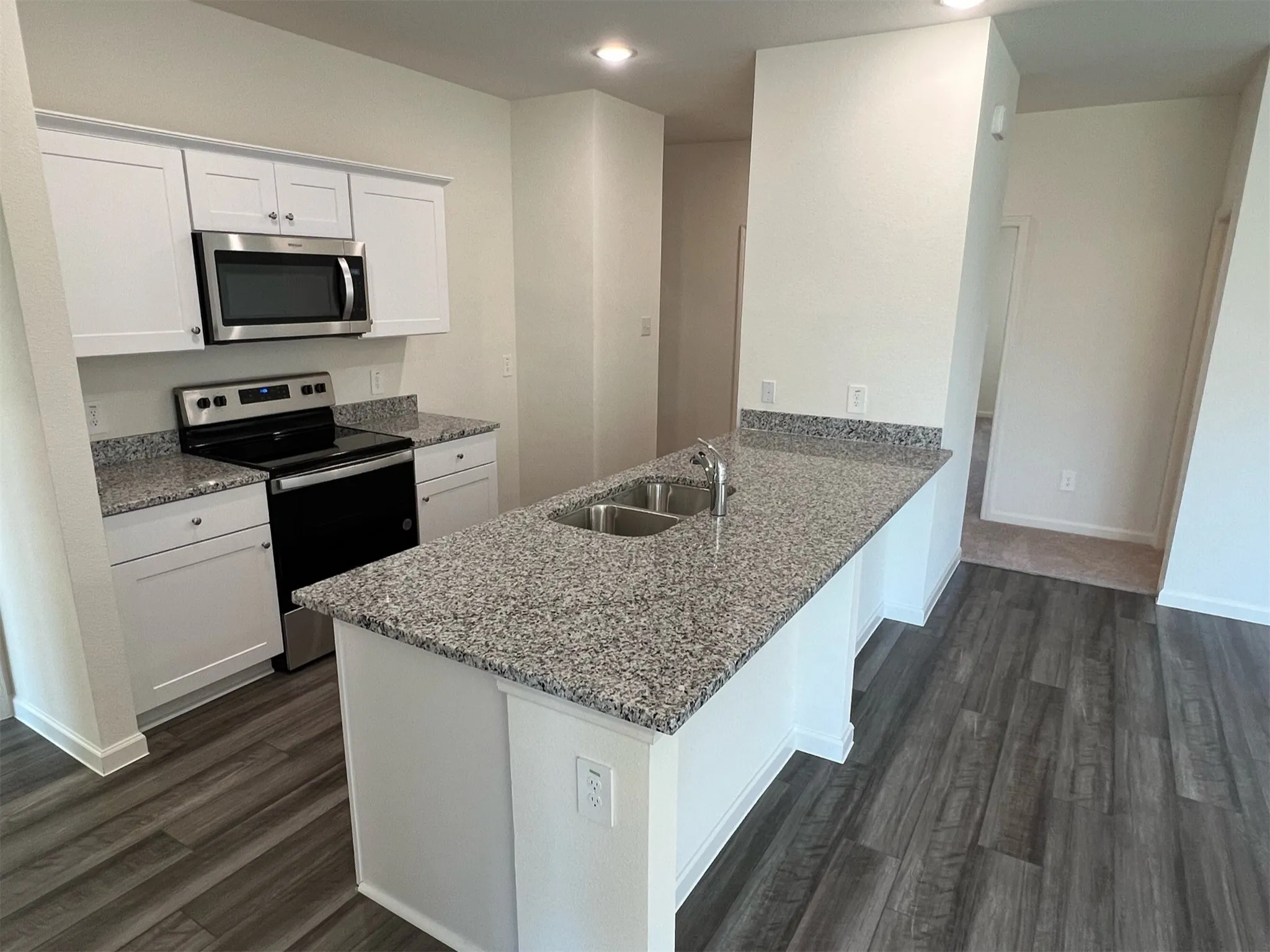 Single Family Residence For Rent in Collin County , 752 Richmond Drive, Lavon, Texas 75166, 3 Bedroom, 2 Bathroom, 2 Garage spaces, 1,459 Sqft, built in 2021, mls#21363629, Real Estate Agent in Lavon, Homes For Rent in Collin county, Homes For Rent in Lavon, Realtor in Lavon Texas, Real Estate Brokerage Independent Realty Texas, Luminita Cordes Realtor