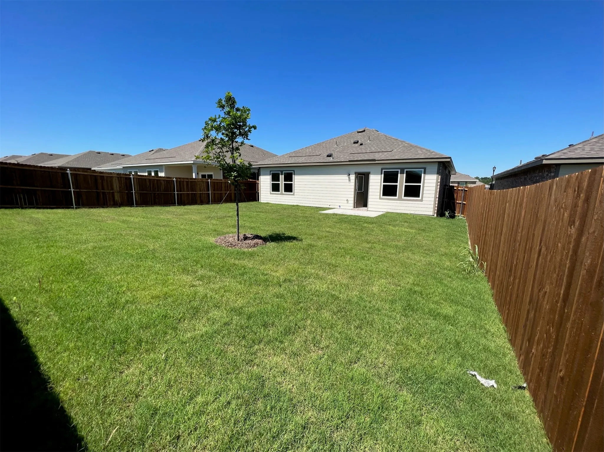 Single Family Residence For Rent in Collin County , 752 Richmond Drive, Lavon, Texas 75166, 3 Bedroom, 2 Bathroom, 2 Garage spaces, 1,459 Sqft, built in 2021, mls#21363629, Real Estate Agent in Lavon, Homes For Rent in Collin county, Homes For Rent in Lavon, Realtor in Lavon Texas, Real Estate Brokerage Independent Realty Texas, Luminita Cordes Realtor