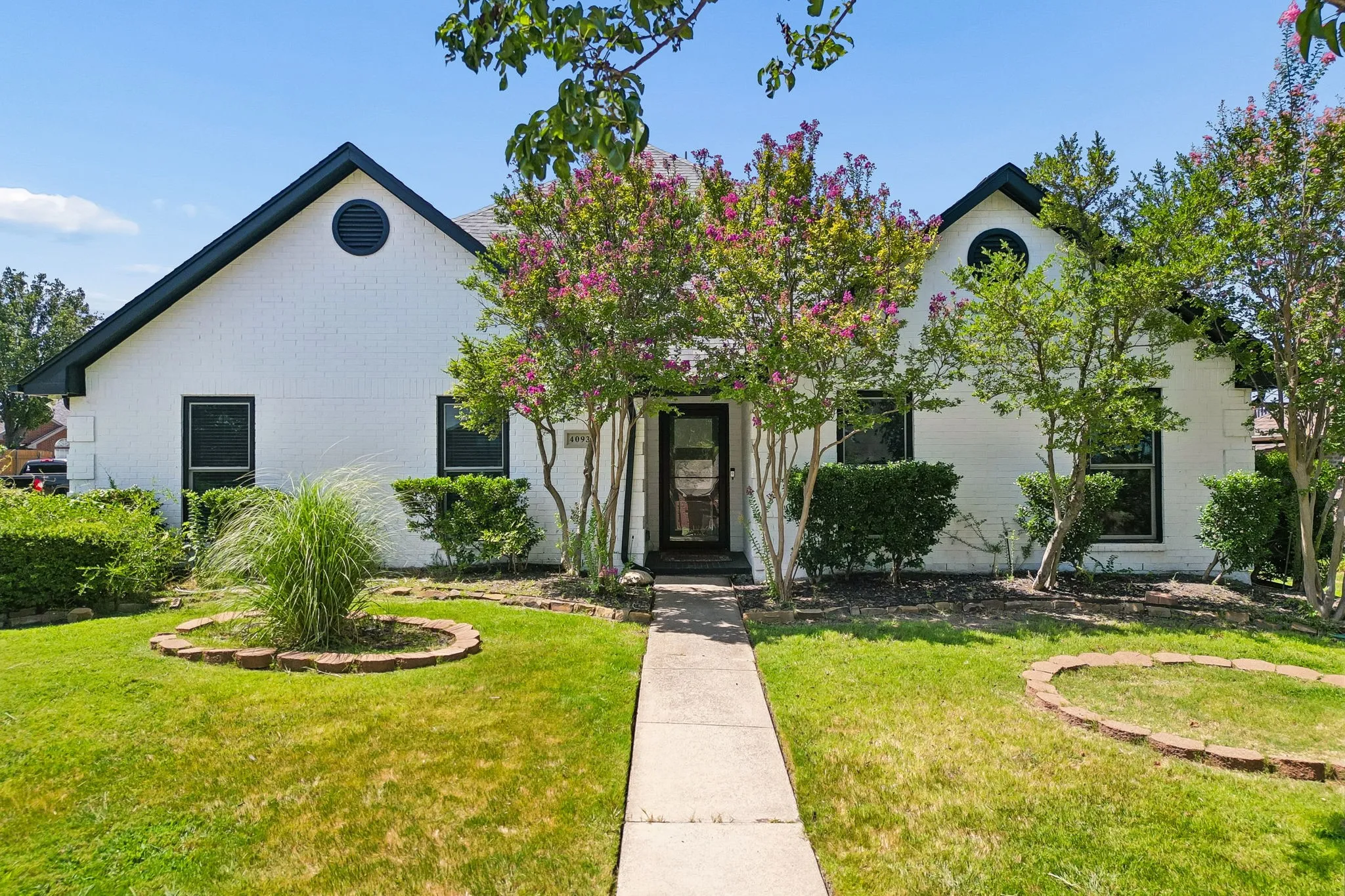 Single Family Residence For Sale in Denton County , 4093 Brazos Drive, Carrollton, Texas 75007, 4 Bedroom, 3 Bathroom, 2 Garage spaces, 3,236 Sqft, built in 1994, mls#21362212, Real Estate Agent in Carrollton, Homes For Sale in Denton county, Homes For Sale in Carrollton, Realtor in Carrollton Texas, Real Estate Brokerage Independent Realty Texas, Luminita Cordes Realtor