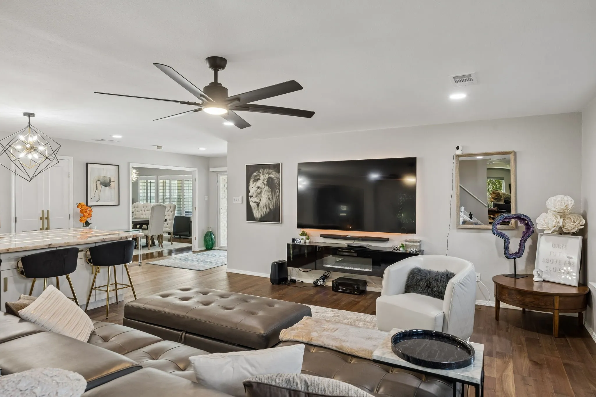 Single Family Residence For Sale in Denton County , 4093 Brazos Drive, Carrollton, Texas 75007, 4 Bedroom, 3 Bathroom, 2 Garage spaces, 3,236 Sqft, built in 1994, mls#21362212, Real Estate Agent in Carrollton, Homes For Sale in Denton county, Homes For Sale in Carrollton, Realtor in Carrollton Texas, Real Estate Brokerage Independent Realty Texas, Luminita Cordes Realtor