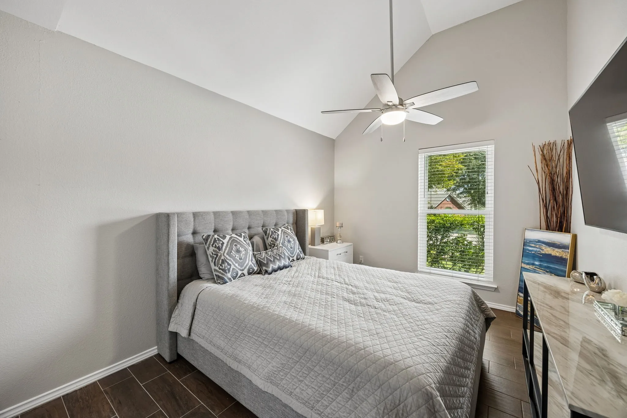 Single Family Residence For Sale in Denton County , 4093 Brazos Drive, Carrollton, Texas 75007, 4 Bedroom, 3 Bathroom, 2 Garage spaces, 3,236 Sqft, built in 1994, mls#21362212, Real Estate Agent in Carrollton, Homes For Sale in Denton county, Homes For Sale in Carrollton, Realtor in Carrollton Texas, Real Estate Brokerage Independent Realty Texas, Luminita Cordes Realtor