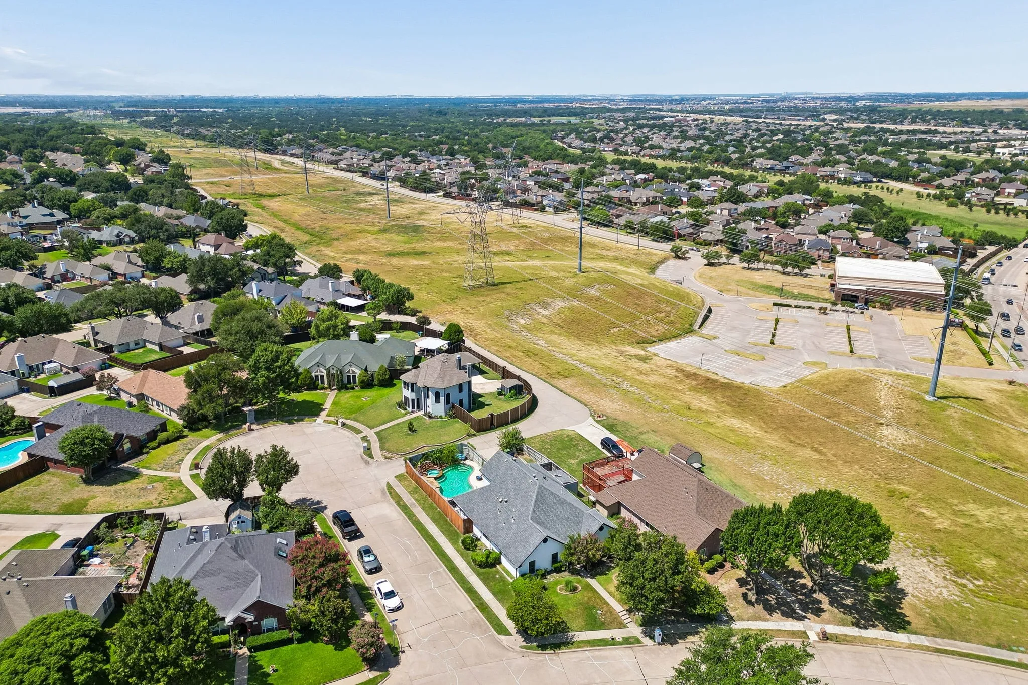 Single Family Residence For Sale in Denton County , 4093 Brazos Drive, Carrollton, Texas 75007, 4 Bedroom, 3 Bathroom, 2 Garage spaces, 3,236 Sqft, built in 1994, mls#21362212, Real Estate Agent in Carrollton, Homes For Sale in Denton county, Homes For Sale in Carrollton, Realtor in Carrollton Texas, Real Estate Brokerage Independent Realty Texas, Luminita Cordes Realtor