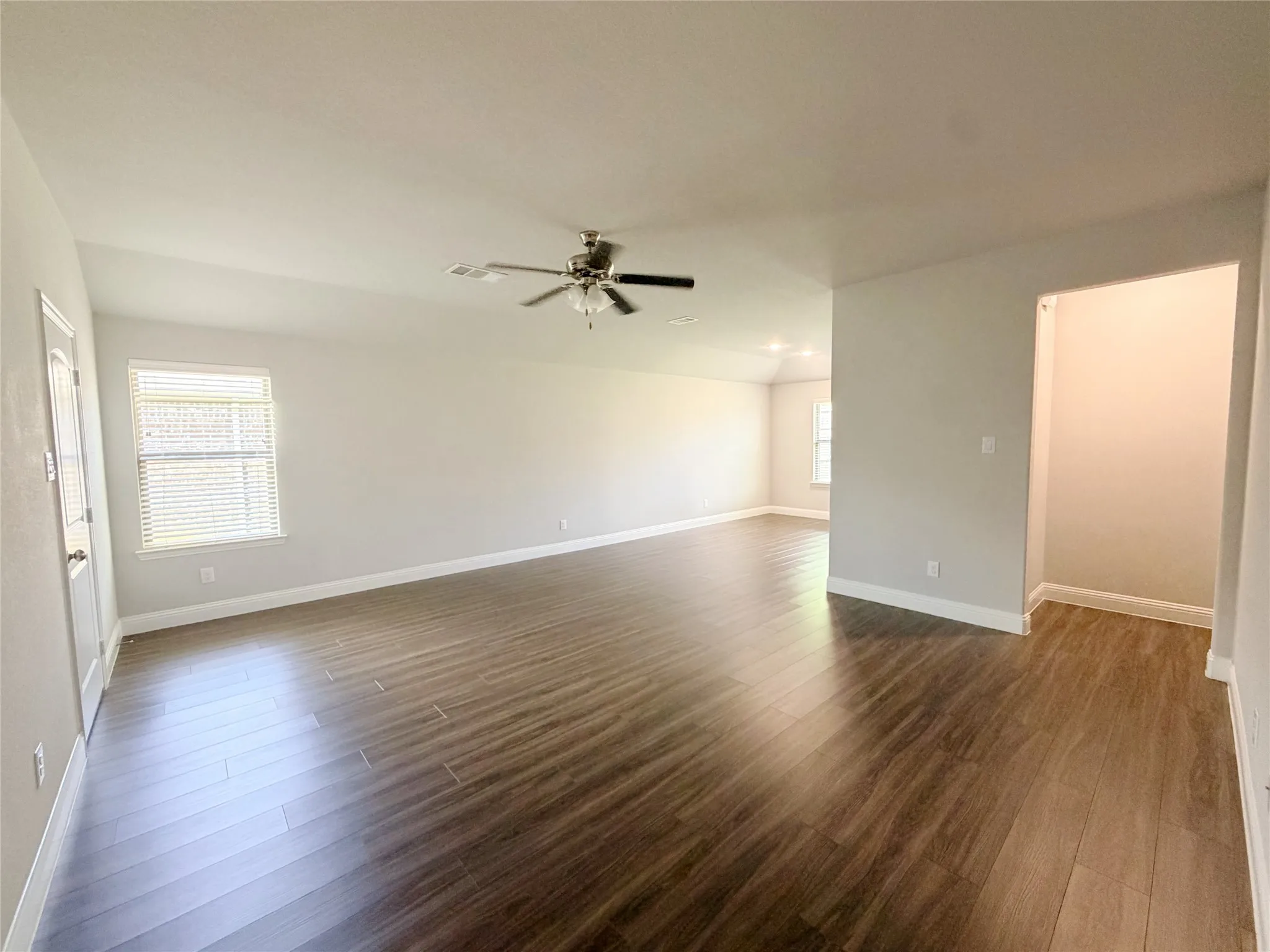 Single Family Residence For Rent in Hunt County , 6423 Graceland Drive, Greenville, Texas 75402, 3 Bedroom, 2 Bathroom, 2 Garage spaces, 1,327 Sqft, built in 2021, mls#21363630, Real Estate Agent in Greenville, Homes For Rent in Hunt county, Homes For Rent in Greenville, Realtor in Greenville Texas, Real Estate Brokerage Independent Realty Texas, Luminita Cordes Realtor