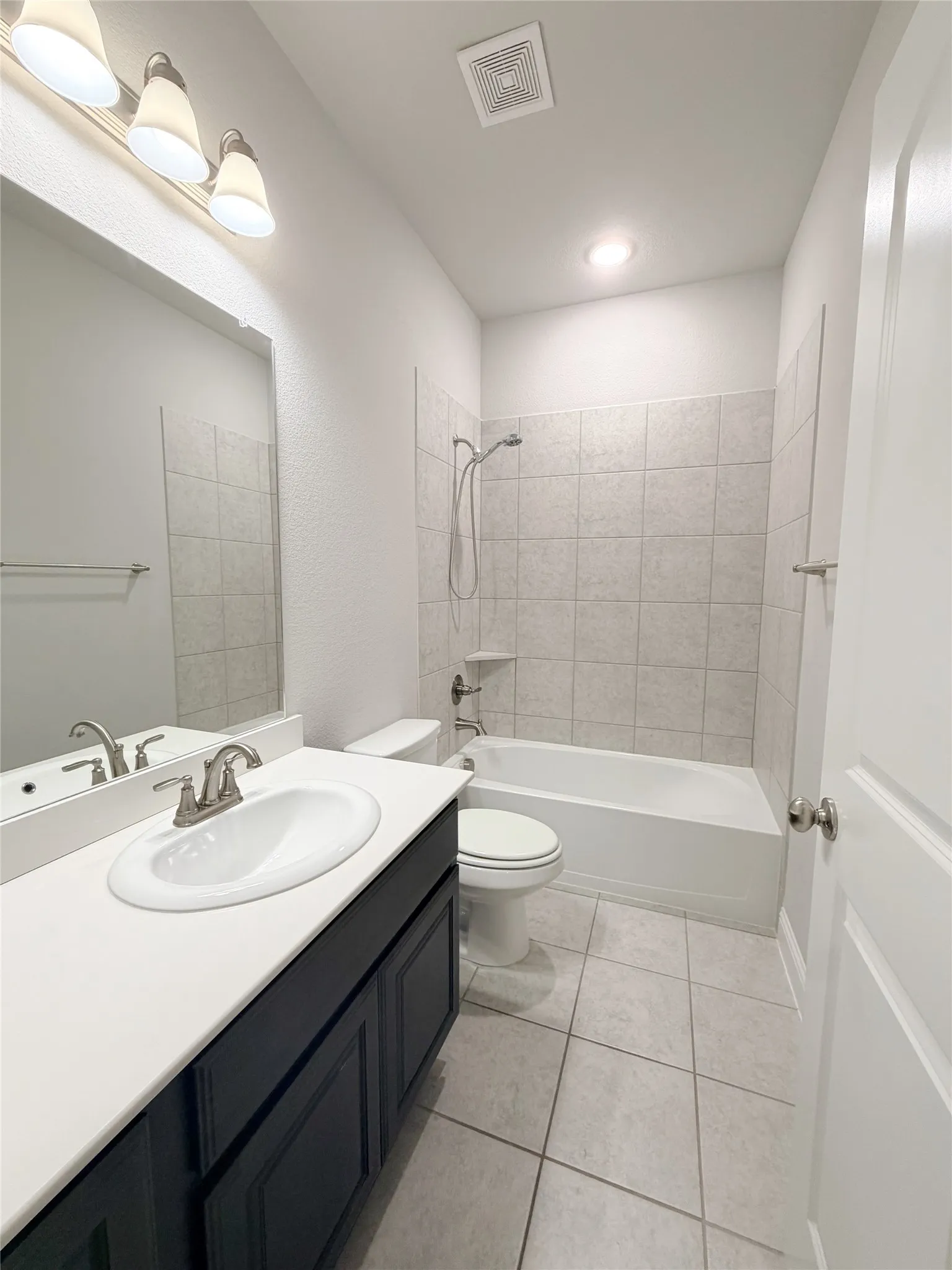 Single Family Residence For Rent in Hunt County , 6423 Graceland Drive, Greenville, Texas 75402, 3 Bedroom, 2 Bathroom, 2 Garage spaces, 1,327 Sqft, built in 2021, mls#21363630, Real Estate Agent in Greenville, Homes For Rent in Hunt county, Homes For Rent in Greenville, Realtor in Greenville Texas, Real Estate Brokerage Independent Realty Texas, Luminita Cordes Realtor