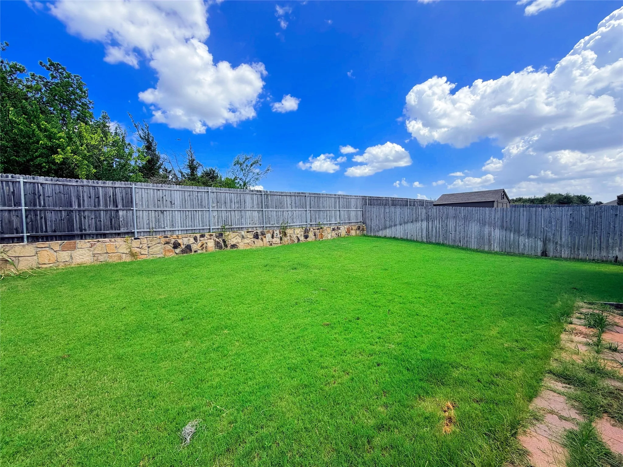 Single Family Residence For Rent in Hunt County , 6423 Graceland Drive, Greenville, Texas 75402, 3 Bedroom, 2 Bathroom, 2 Garage spaces, 1,327 Sqft, built in 2021, mls#21363630, Real Estate Agent in Greenville, Homes For Rent in Hunt county, Homes For Rent in Greenville, Realtor in Greenville Texas, Real Estate Brokerage Independent Realty Texas, Luminita Cordes Realtor