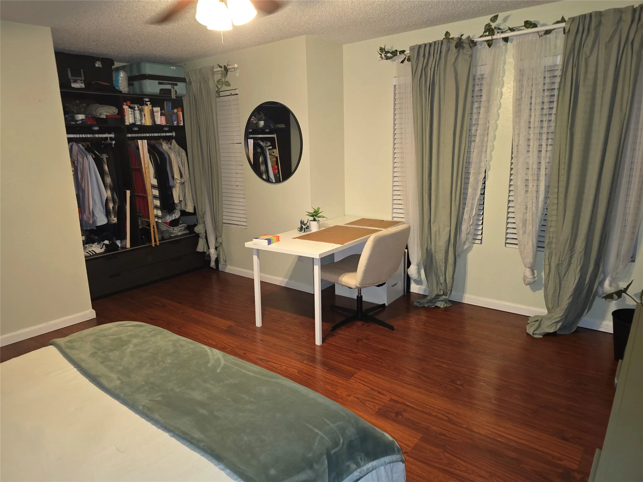 Single Family Residence For Sale in Dallas County , 3813 Summer Hill Drive, Balch Springs, Texas 75180, 4 Bedroom, 3 Bathroom, 2 Garage spaces, 2,312 Sqft, built in 2002, mls#21363631, Real Estate Agent in Balch Springs, Homes For Sale in Dallas county, Homes For Sale in Balch Springs, Realtor in Balch Springs Texas, Real Estate Brokerage Independent Realty Texas, Luminita Cordes Realtor