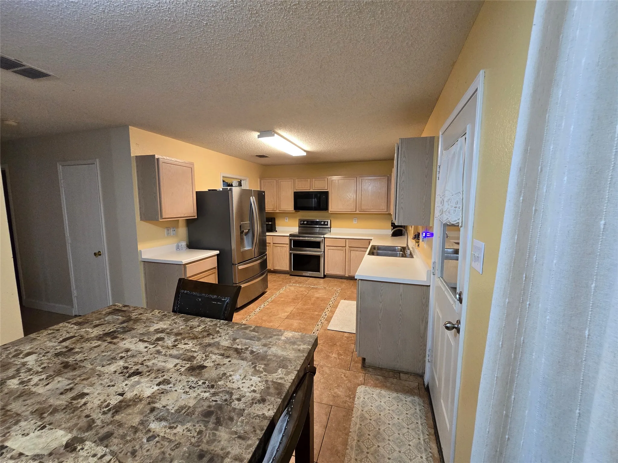 Single Family Residence For Sale in Dallas County , 3813 Summer Hill Drive, Balch Springs, Texas 75180, 4 Bedroom, 3 Bathroom, 2 Garage spaces, 2,312 Sqft, built in 2002, mls#21363631, Real Estate Agent in Balch Springs, Homes For Sale in Dallas county, Homes For Sale in Balch Springs, Realtor in Balch Springs Texas, Real Estate Brokerage Independent Realty Texas, Luminita Cordes Realtor
