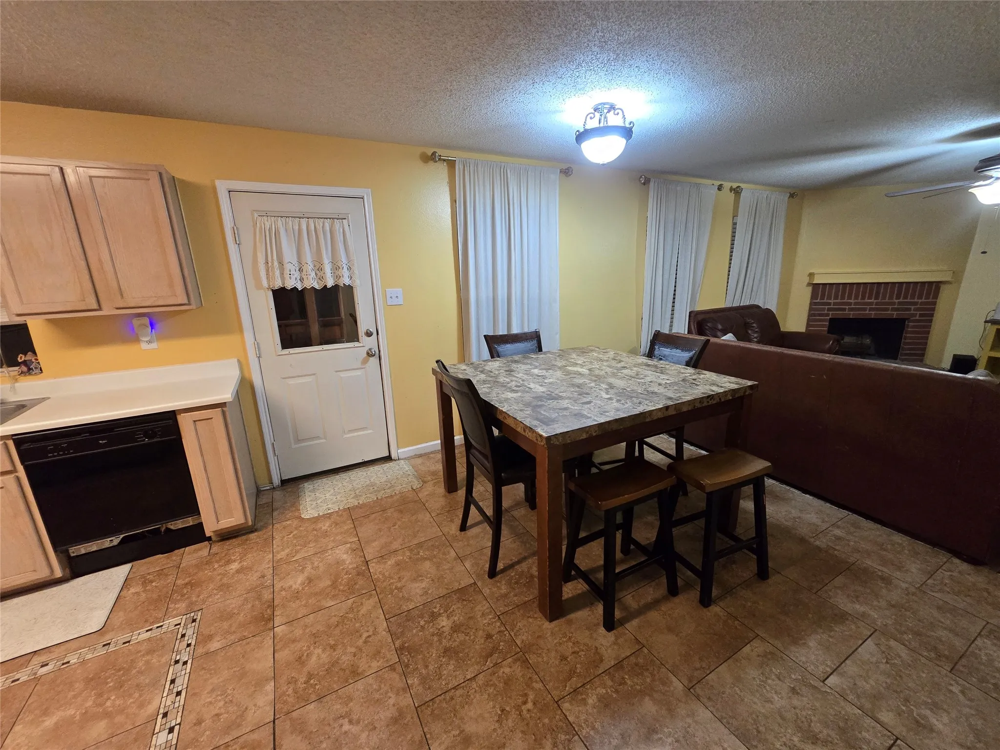Single Family Residence For Sale in Dallas County , 3813 Summer Hill Drive, Balch Springs, Texas 75180, 4 Bedroom, 3 Bathroom, 2 Garage spaces, 2,312 Sqft, built in 2002, mls#21363631, Real Estate Agent in Balch Springs, Homes For Sale in Dallas county, Homes For Sale in Balch Springs, Realtor in Balch Springs Texas, Real Estate Brokerage Independent Realty Texas, Luminita Cordes Realtor