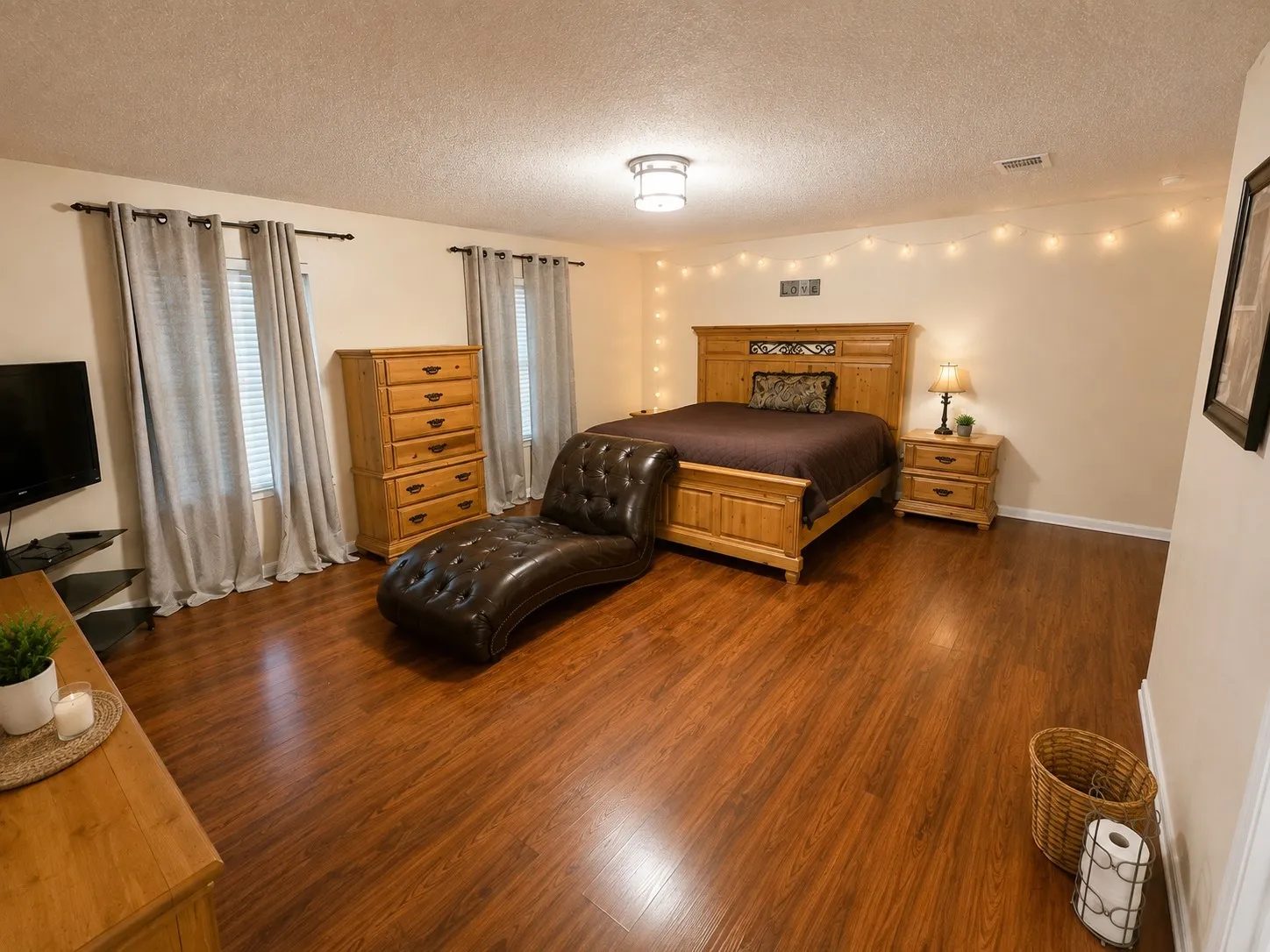 Single Family Residence For Sale in Dallas County , 3813 Summer Hill Drive, Balch Springs, Texas 75180, 4 Bedroom, 3 Bathroom, 2 Garage spaces, 2,312 Sqft, built in 2002, mls#21363631, Real Estate Agent in Balch Springs, Homes For Sale in Dallas county, Homes For Sale in Balch Springs, Realtor in Balch Springs Texas, Real Estate Brokerage Independent Realty Texas, Luminita Cordes Realtor
