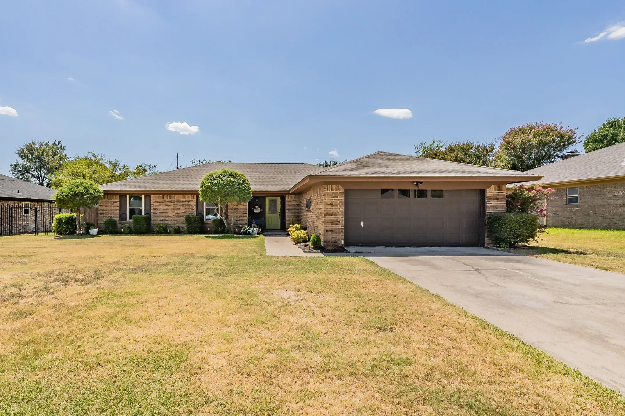 Single Family Residence For Sale in Tarrant County , 2029 Normandy Drive, Hurst, Texas 76054, 3 Bedroom, 2 Bathroom, 2 Garage spaces, 1,895 Sqft, built in 1979, Price $400,000, mls#21363614, Real Estate Agent in Hurst, Homes For Sale in Tarrant county, Homes For Sale in Hurst, Realtor in Hurst Texas, Real Estate Brokerage Independent Realty Texas, Luminita Cordes Realtor