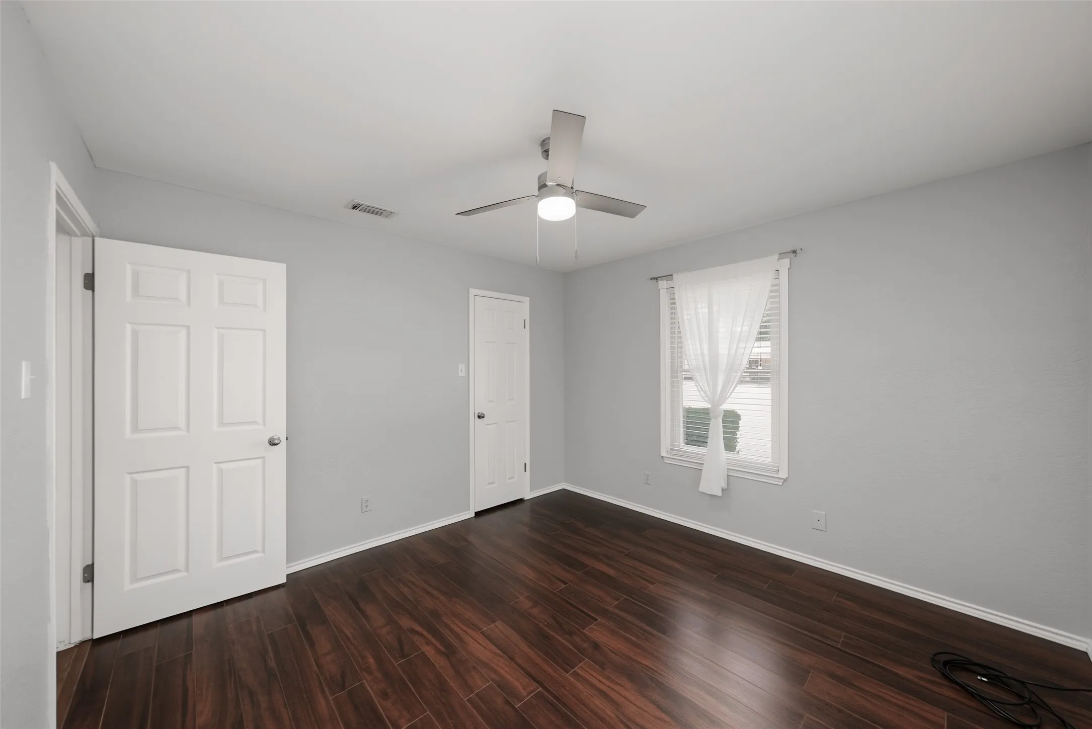 Single Family Residence For Sale in Tarrant County , 2029 Normandy Drive, Hurst, Texas 76054, 3 Bedroom, 2 Bathroom, 2 Garage spaces, 1,895 Sqft, built in 1979, Price $400,000, mls#21363614, Real Estate Agent in Hurst, Homes For Sale in Tarrant county, Homes For Sale in Hurst, Realtor in Hurst Texas, Real Estate Brokerage Independent Realty Texas, Luminita Cordes Realtor