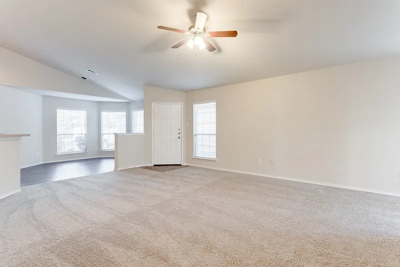 Single Family Residence For Rent in Tarrant County , 1280 Kielder Circle, Fort Worth, Texas 76134, 3 Bedroom, 2 Bathroom, 2 Garage spaces, 1,440 Sqft, built in 2006, mls#21363638, Real Estate Agent in Fort Worth, Homes For Rent in Tarrant county, Homes For Rent in Fort Worth, Realtor in Fort Worth Texas, Real Estate Brokerage Independent Realty Texas, Luminita Cordes Realtor