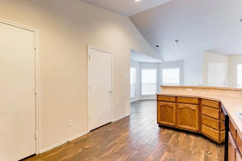 Single Family Residence For Rent in Tarrant County , 1280 Kielder Circle, Fort Worth, Texas 76134, 3 Bedroom, 2 Bathroom, 2 Garage spaces, 1,440 Sqft, built in 2006, mls#21363638, Real Estate Agent in Fort Worth, Homes For Rent in Tarrant county, Homes For Rent in Fort Worth, Realtor in Fort Worth Texas, Real Estate Brokerage Independent Realty Texas, Luminita Cordes Realtor