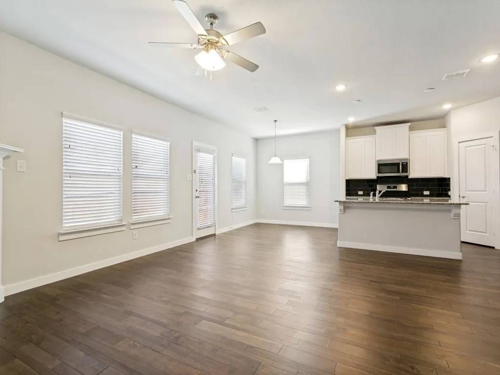 Single Family Residence For Rent in Denton County , 2201 Paxton Way, Denton, Texas 76209, 3 Bedroom, 2 Bathroom, 2 Garage spaces, 1,396 Sqft, built in 2021, mls#21361954, Real Estate Agent in Denton, Homes For Rent in Denton county, Homes For Rent in Denton, Realtor in Denton Texas, Real Estate Brokerage Independent Realty Texas, Luminita Cordes Realtor