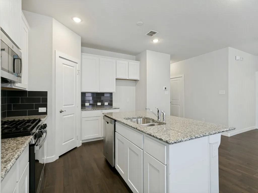 Single Family Residence For Rent in Denton County , 2201 Paxton Way, Denton, Texas 76209, 3 Bedroom, 2 Bathroom, 2 Garage spaces, 1,396 Sqft, built in 2021, mls#21361954, Real Estate Agent in Denton, Homes For Rent in Denton county, Homes For Rent in Denton, Realtor in Denton Texas, Real Estate Brokerage Independent Realty Texas, Luminita Cordes Realtor