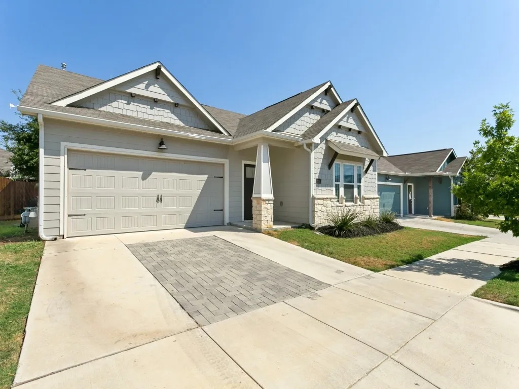 Single Family Residence For Rent in Denton County , 2201 Paxton Way, Denton, Texas 76209, 3 Bedroom, 2 Bathroom, 2 Garage spaces, 1,396 Sqft, built in 2021, mls#21361954, Real Estate Agent in Denton, Homes For Rent in Denton county, Homes For Rent in Denton, Realtor in Denton Texas, Real Estate Brokerage Independent Realty Texas, Luminita Cordes Realtor