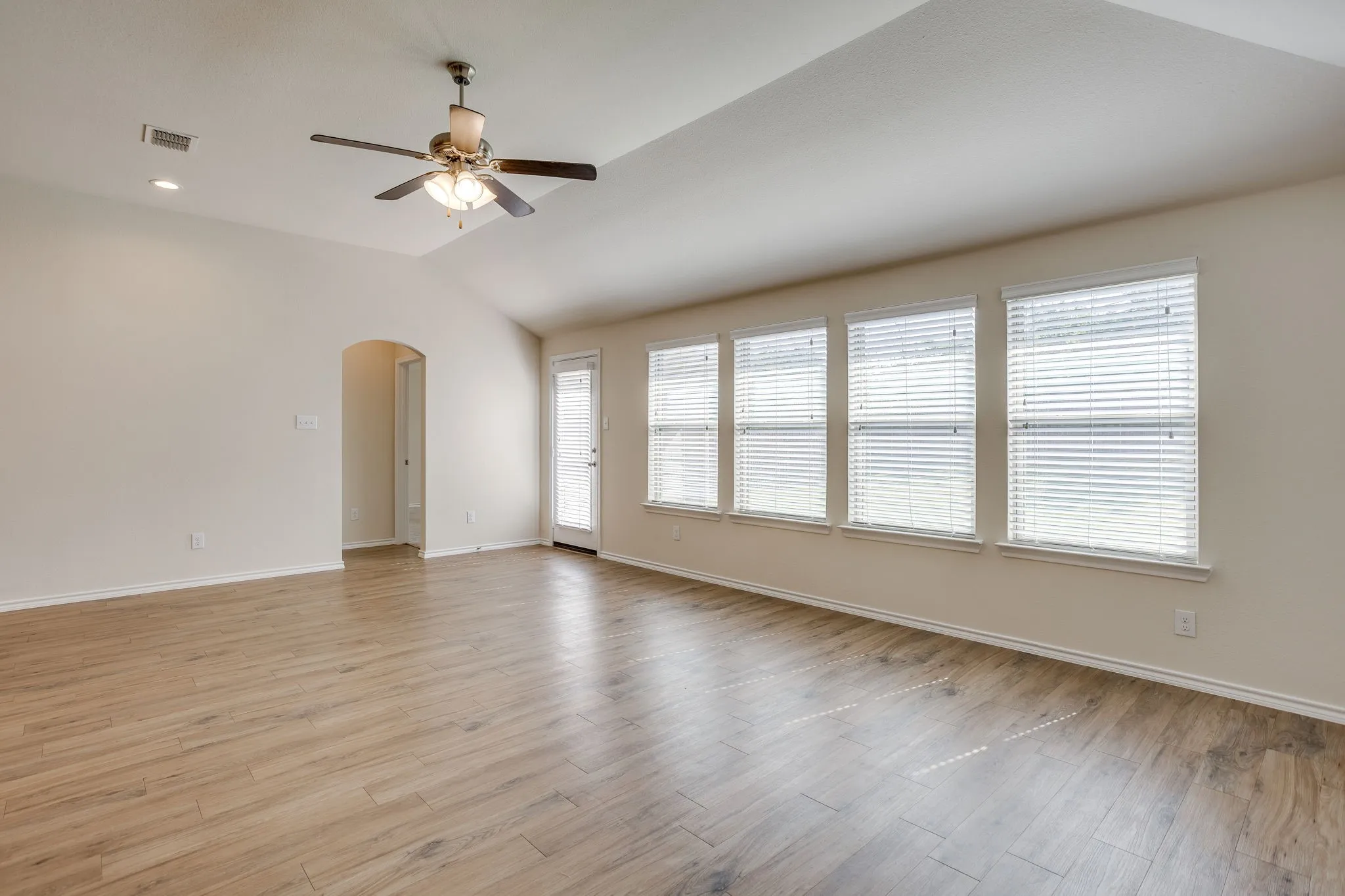 Single Family Residence For Sale in Tarrant County , 209 Balcones Drive, Fort Worth, Texas 76108, 3 Bedroom, 2 Bathroom, 2 Garage spaces, 1,628 Sqft, built in 2018, mls#21360964, Real Estate Agent in Fort Worth, Homes For Sale in Tarrant county, Homes For Sale in Fort Worth, Realtor in Fort Worth Texas, Real Estate Brokerage Independent Realty Texas, Luminita Cordes Realtor