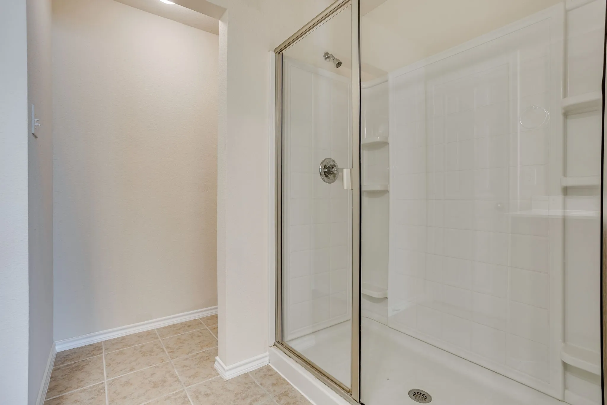Single Family Residence For Sale in Tarrant County , 209 Balcones Drive, Fort Worth, Texas 76108, 3 Bedroom, 2 Bathroom, 2 Garage spaces, 1,628 Sqft, built in 2018, mls#21360964, Real Estate Agent in Fort Worth, Homes For Sale in Tarrant county, Homes For Sale in Fort Worth, Realtor in Fort Worth Texas, Real Estate Brokerage Independent Realty Texas, Luminita Cordes Realtor
