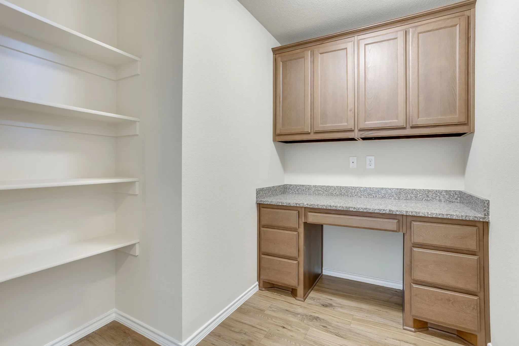 Single Family Residence For Sale in Tarrant County , 209 Balcones Drive, Fort Worth, Texas 76108, 3 Bedroom, 2 Bathroom, 2 Garage spaces, 1,628 Sqft, built in 2018, mls#21360964, Real Estate Agent in Fort Worth, Homes For Sale in Tarrant county, Homes For Sale in Fort Worth, Realtor in Fort Worth Texas, Real Estate Brokerage Independent Realty Texas, Luminita Cordes Realtor