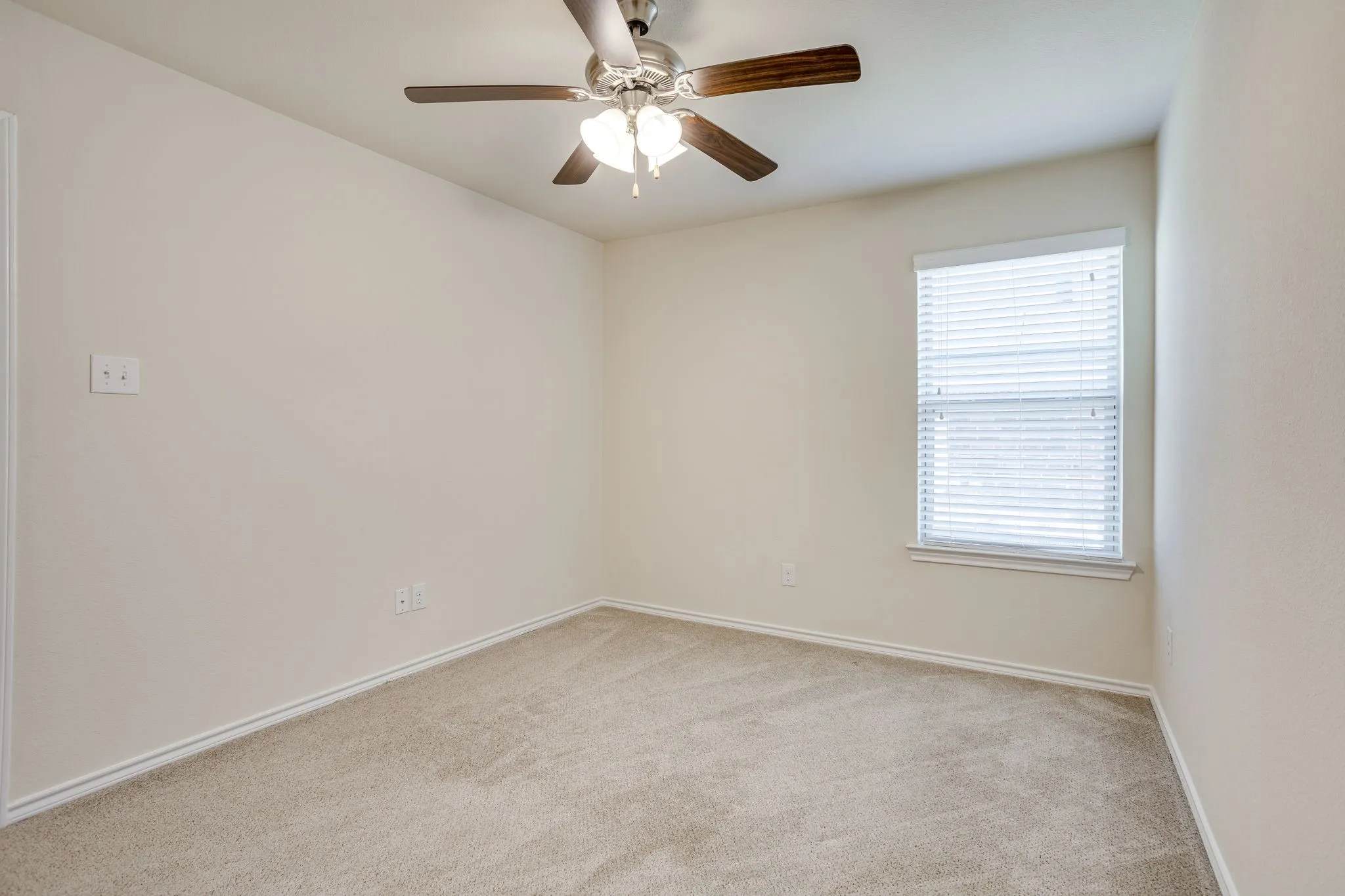 Middle Bedroom