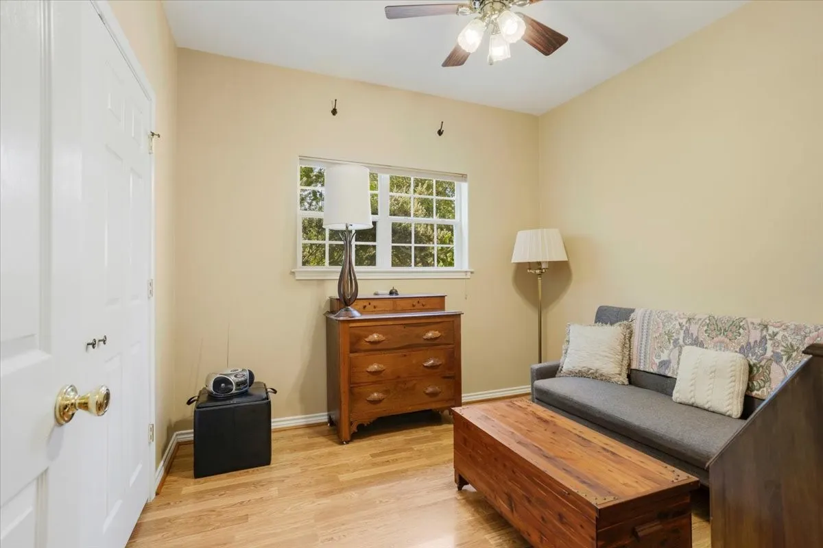 Single Family Residence For Sale in Grayson County , 1091 Cedar Hills Drive, Denison, Texas 75021, 3 Bedroom, 3 Bathroom, 2 Garage spaces, 2,066 Sqft, built in 2005, mls#21337931, Real Estate Agent in Denison, Homes For Sale in Grayson county, Homes For Sale in Denison, Realtor in Denison Texas, Real Estate Brokerage Independent Realty Texas, Luminita Cordes Realtor