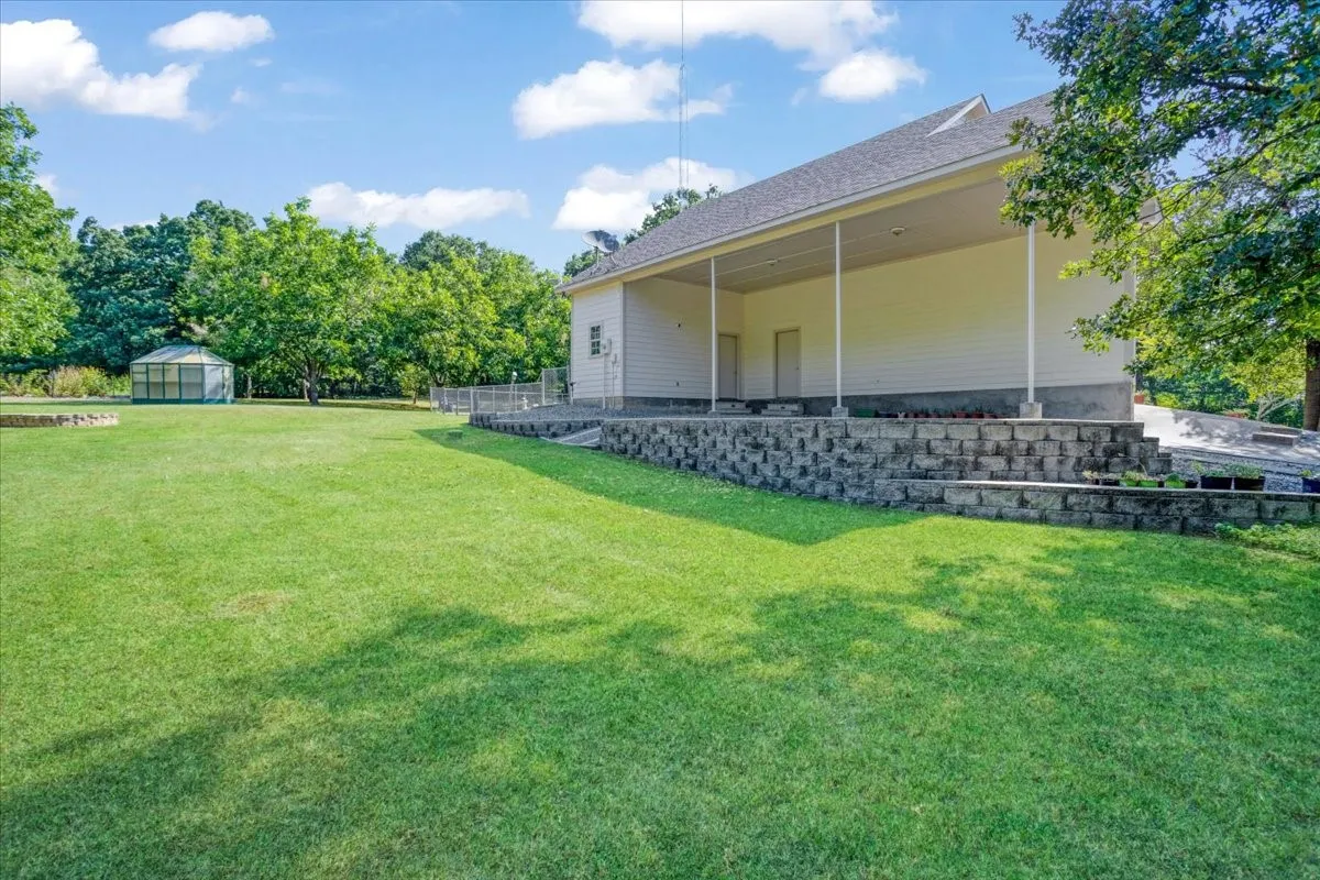Single Family Residence For Sale in Grayson County , 1091 Cedar Hills Drive, Denison, Texas 75021, 3 Bedroom, 3 Bathroom, 2 Garage spaces, 2,066 Sqft, built in 2005, mls#21337931, Real Estate Agent in Denison, Homes For Sale in Grayson county, Homes For Sale in Denison, Realtor in Denison Texas, Real Estate Brokerage Independent Realty Texas, Luminita Cordes Realtor