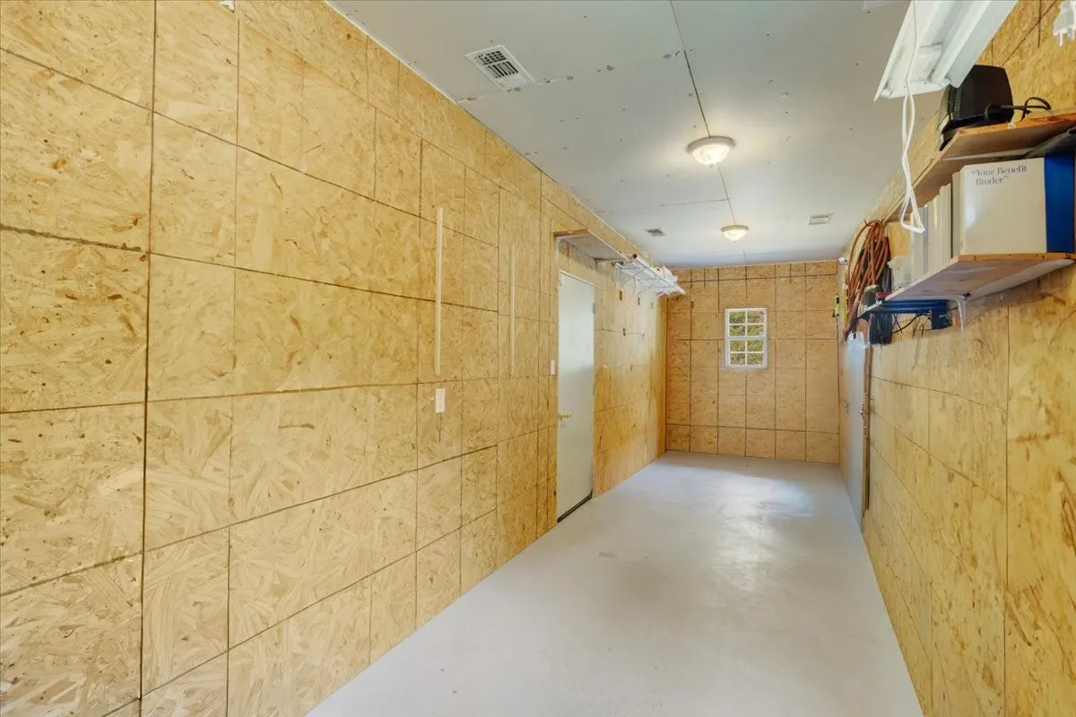 Single Family Residence For Sale in Grayson County , 1091 Cedar Hills Drive, Denison, Texas 75021, 3 Bedroom, 3 Bathroom, 2 Garage spaces, 2,066 Sqft, built in 2005, mls#21337931, Real Estate Agent in Denison, Homes For Sale in Grayson county, Homes For Sale in Denison, Realtor in Denison Texas, Real Estate Brokerage Independent Realty Texas, Luminita Cordes Realtor