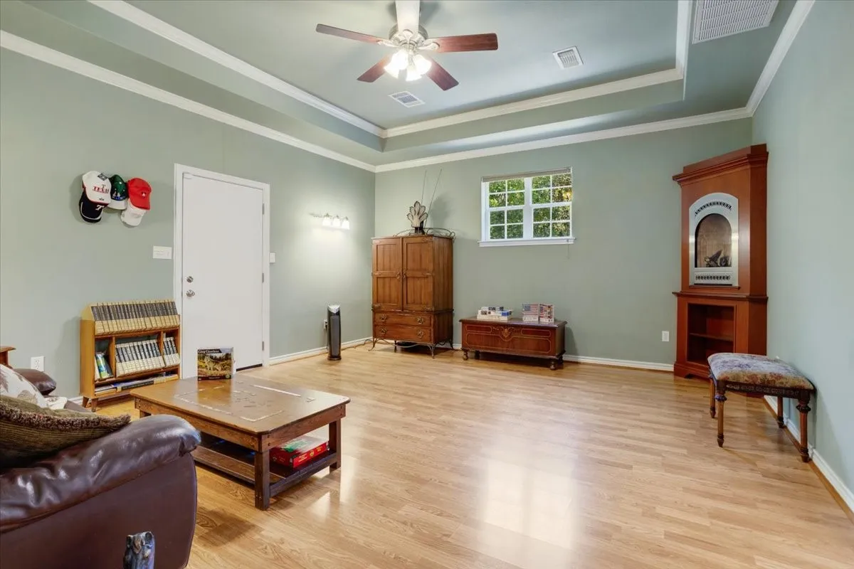 Single Family Residence For Sale in Grayson County , 1091 Cedar Hills Drive, Denison, Texas 75021, 3 Bedroom, 3 Bathroom, 2 Garage spaces, 2,066 Sqft, built in 2005, mls#21337931, Real Estate Agent in Denison, Homes For Sale in Grayson county, Homes For Sale in Denison, Realtor in Denison Texas, Real Estate Brokerage Independent Realty Texas, Luminita Cordes Realtor