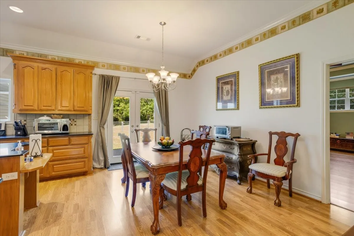 Single Family Residence For Sale in Grayson County , 1091 Cedar Hills Drive, Denison, Texas 75021, 3 Bedroom, 3 Bathroom, 2 Garage spaces, 2,066 Sqft, built in 2005, mls#21337931, Real Estate Agent in Denison, Homes For Sale in Grayson county, Homes For Sale in Denison, Realtor in Denison Texas, Real Estate Brokerage Independent Realty Texas, Luminita Cordes Realtor