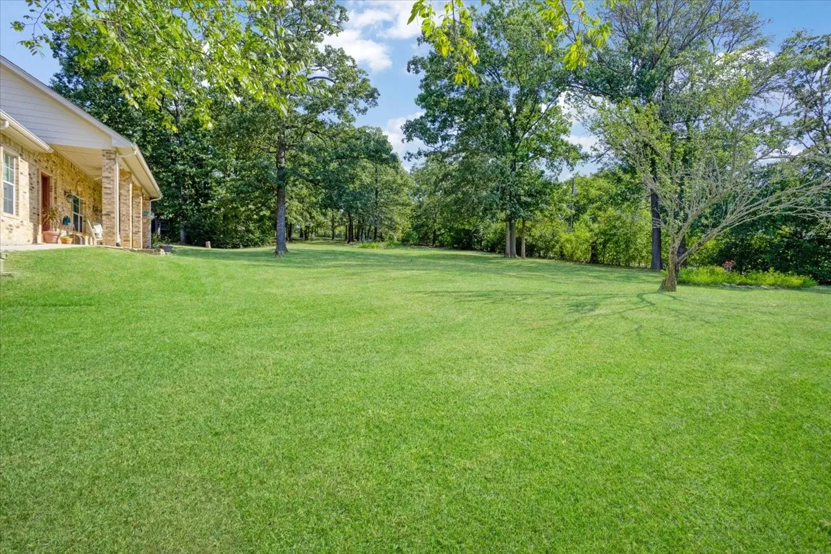 Single Family Residence For Sale in Grayson County , 1091 Cedar Hills Drive, Denison, Texas 75021, 3 Bedroom, 3 Bathroom, 2 Garage spaces, 2,066 Sqft, built in 2005, mls#21337931, Real Estate Agent in Denison, Homes For Sale in Grayson county, Homes For Sale in Denison, Realtor in Denison Texas, Real Estate Brokerage Independent Realty Texas, Luminita Cordes Realtor