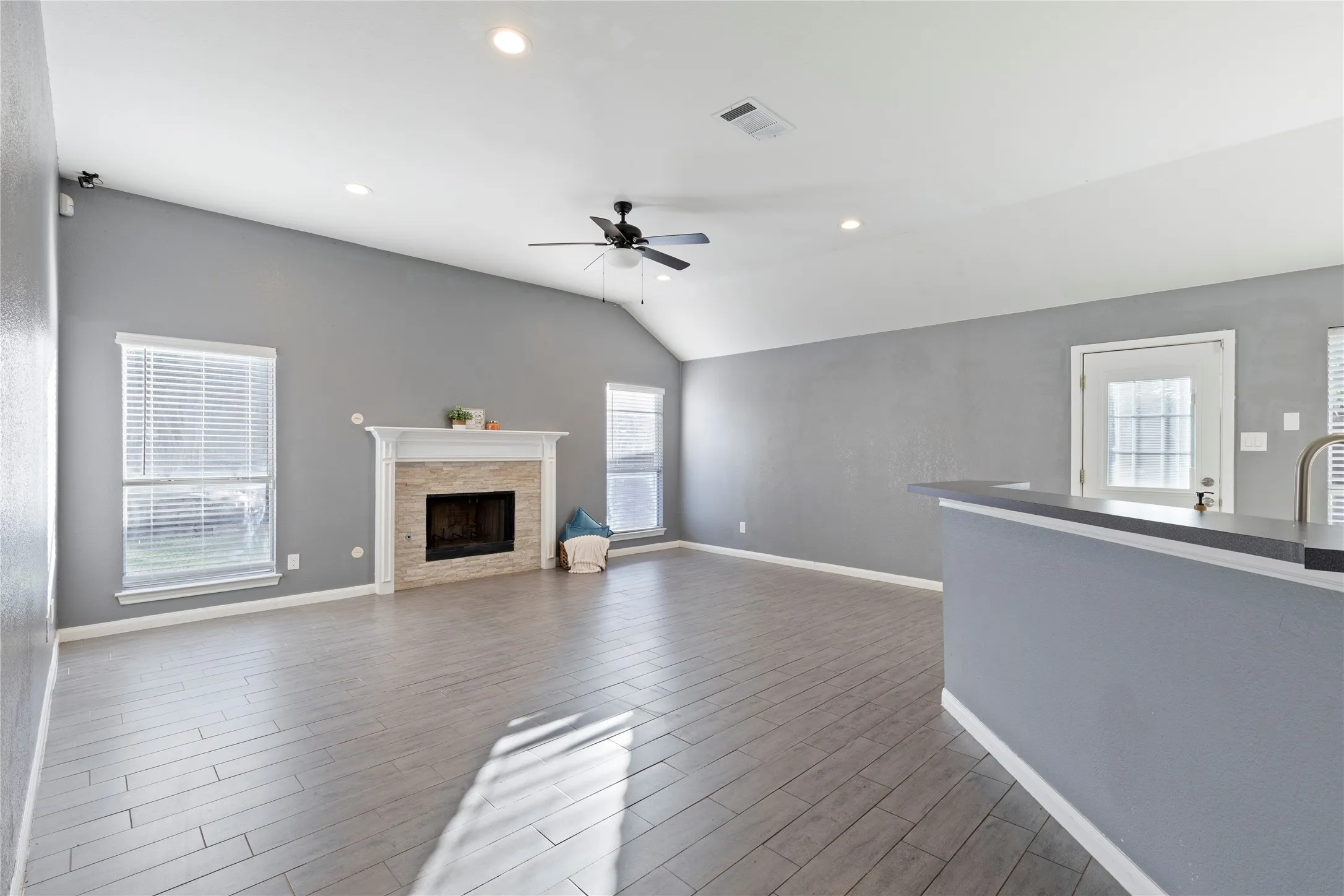Single Family Residence For Sale in Dallas County , 1302 Ryan Drive, Mesquite, Texas 75149, 3 Bedroom, 2 Bathroom, 2 Garage spaces, 1,763 Sqft, built in 1999, mls#21363664, Real Estate Agent in Mesquite, Homes For Sale in Dallas county, Homes For Sale in Mesquite, Realtor in Mesquite Texas, Real Estate Brokerage Independent Realty Texas, Luminita Cordes Realtor