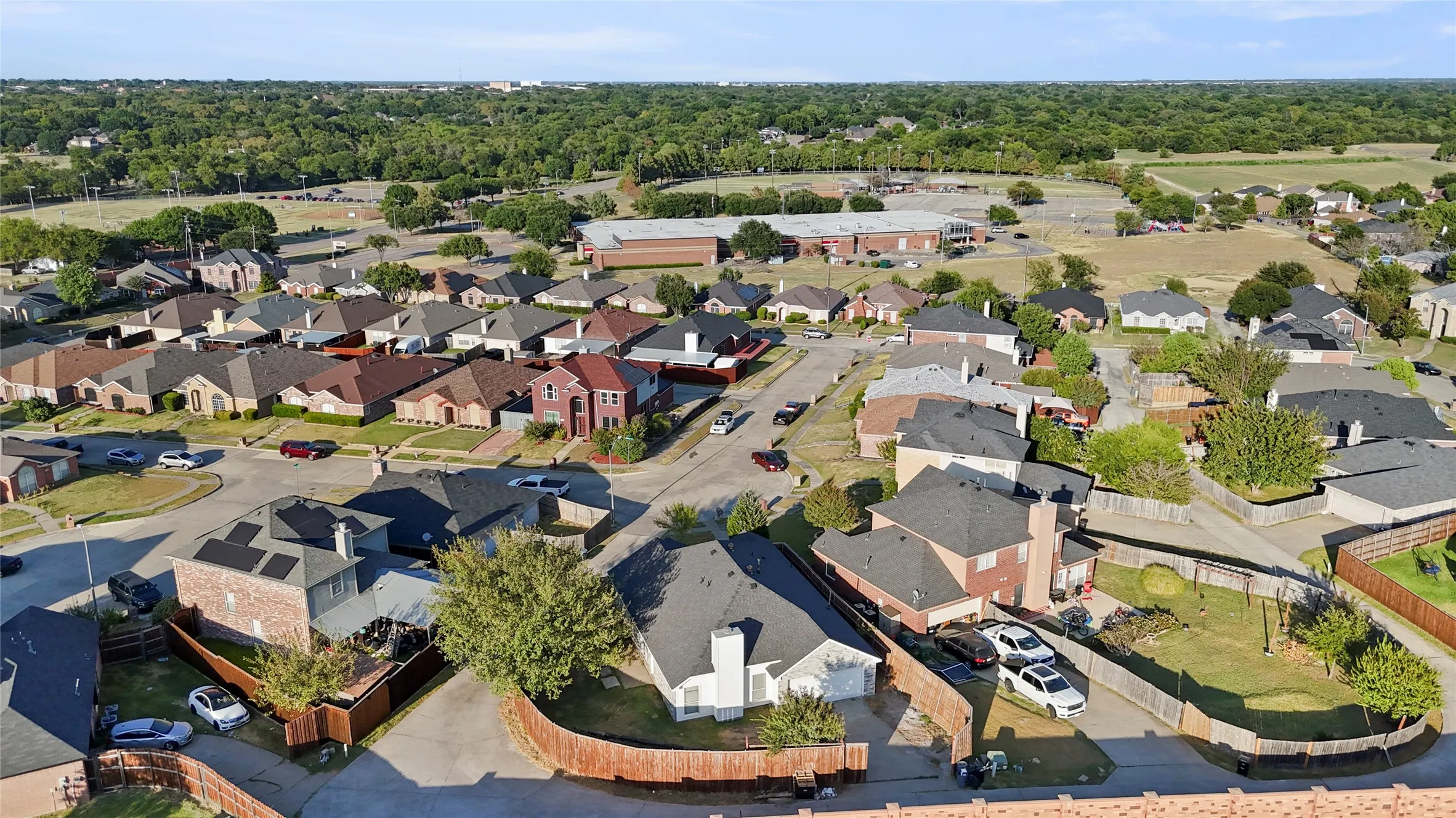 Single Family Residence For Sale in Dallas County , 1302 Ryan Drive, Mesquite, Texas 75149, 3 Bedroom, 2 Bathroom, 2 Garage spaces, 1,763 Sqft, built in 1999, mls#21363664, Real Estate Agent in Mesquite, Homes For Sale in Dallas county, Homes For Sale in Mesquite, Realtor in Mesquite Texas, Real Estate Brokerage Independent Realty Texas, Luminita Cordes Realtor