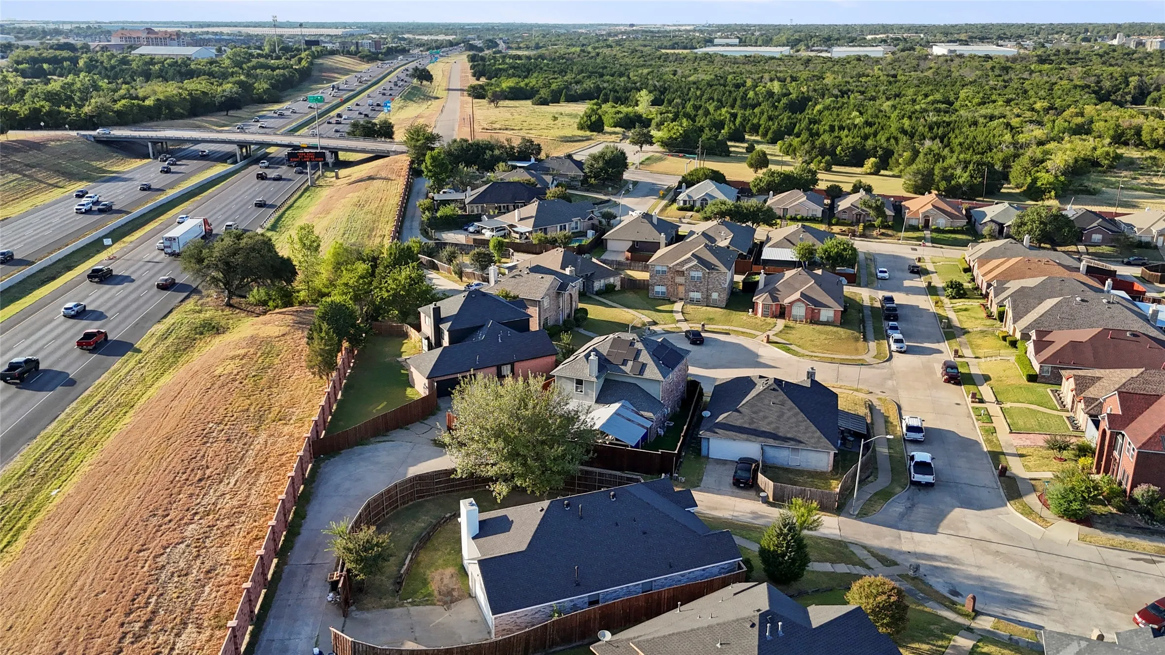 Single Family Residence For Sale in Dallas County , 1302 Ryan Drive, Mesquite, Texas 75149, 3 Bedroom, 2 Bathroom, 2 Garage spaces, 1,763 Sqft, built in 1999, mls#21363664, Real Estate Agent in Mesquite, Homes For Sale in Dallas county, Homes For Sale in Mesquite, Realtor in Mesquite Texas, Real Estate Brokerage Independent Realty Texas, Luminita Cordes Realtor