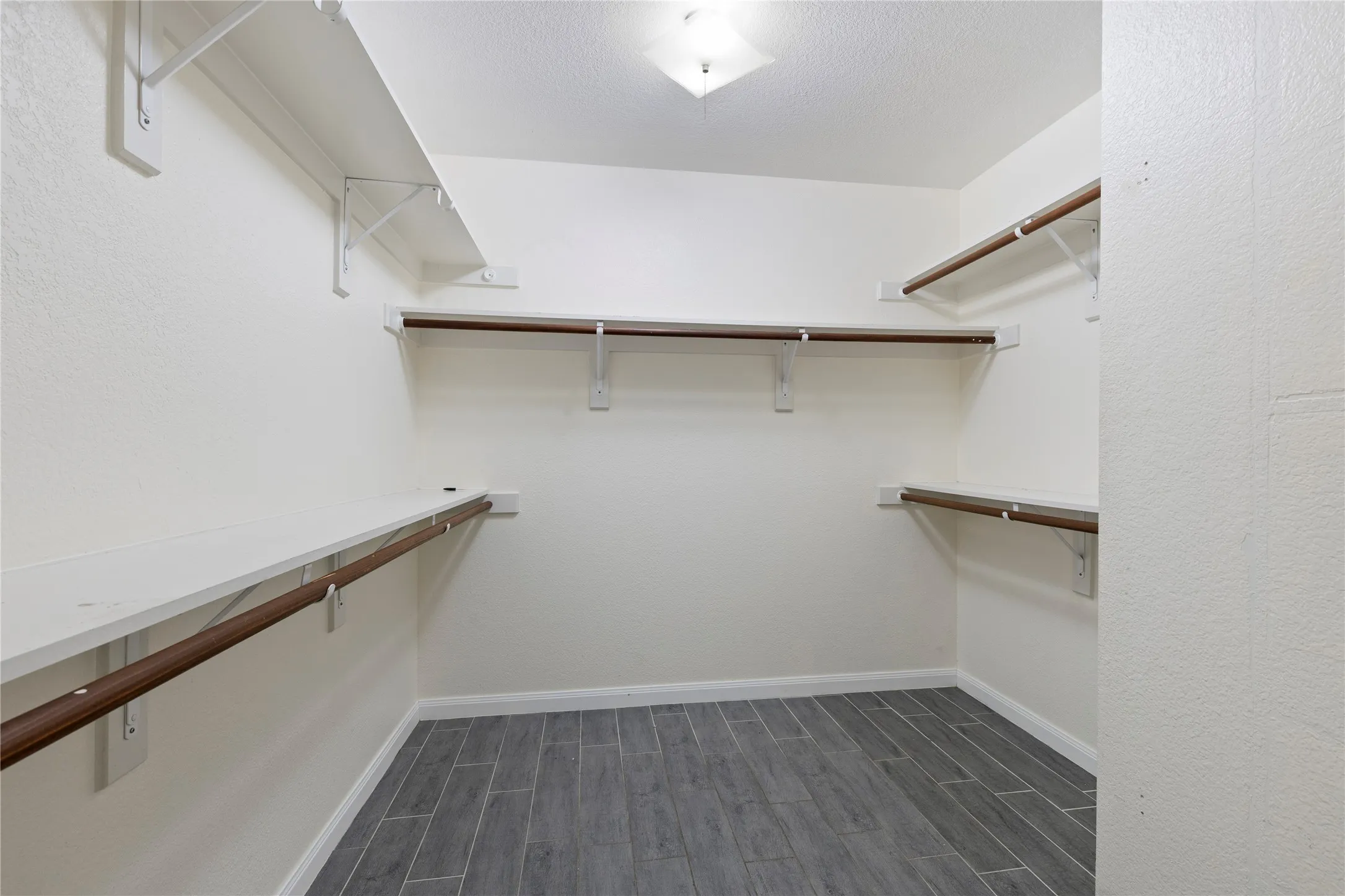 Single Family Residence For Sale in Dallas County , 1302 Ryan Drive, Mesquite, Texas 75149, 3 Bedroom, 2 Bathroom, 2 Garage spaces, 1,763 Sqft, built in 1999, mls#21363664, Real Estate Agent in Mesquite, Homes For Sale in Dallas county, Homes For Sale in Mesquite, Realtor in Mesquite Texas, Real Estate Brokerage Independent Realty Texas, Luminita Cordes Realtor