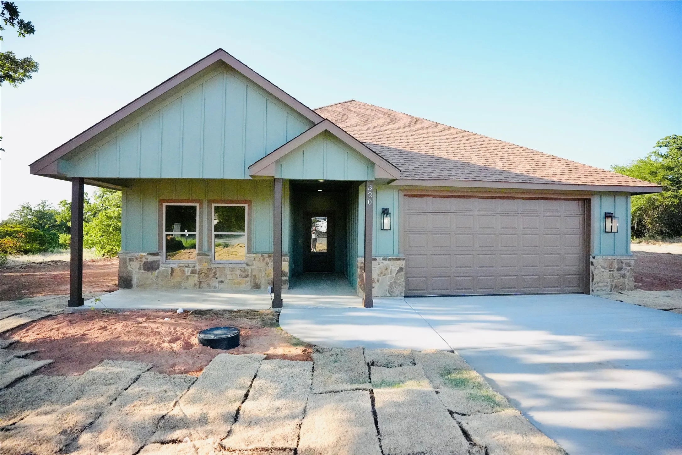 Single Family Residence For Sale in Palo Pinto County , 320 Summit Drive, Mineral Wells, Texas 76067, 3 Bedroom, 2 Bathroom, 2 Garage spaces, 1,488 Sqft, built in 2026, mls#21360681, Real Estate Agent in Mineral Wells, Homes For Sale in Palo Pinto county, Homes For Sale in Mineral Wells, Realtor in Mineral Wells Texas, Real Estate Brokerage Independent Realty Texas, Luminita Cordes Realtor