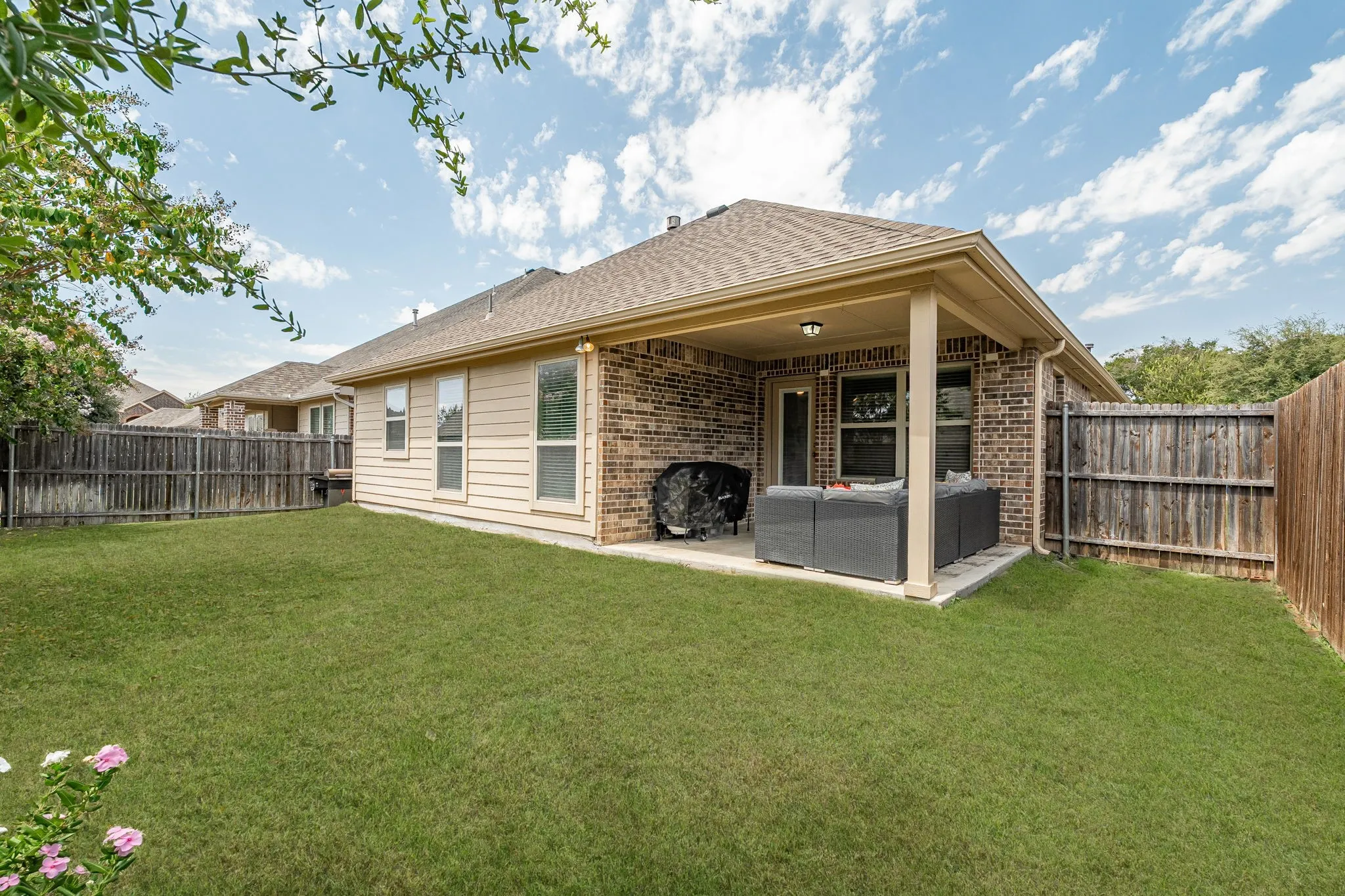 Single Family Residence For Sale in Collin County , 10233 Long Branch Drive, Mc Kinney, Texas 75071, 4 Bedroom, 2 Bathroom, 2 Garage spaces, 1,621 Sqft, built in 2018, mls#21363644, Real Estate Agent in Mc Kinney, Homes For Sale in Collin county, Homes For Sale in Mc Kinney, Realtor in Mc Kinney Texas, Real Estate Brokerage Independent Realty Texas, Luminita Cordes Realtor