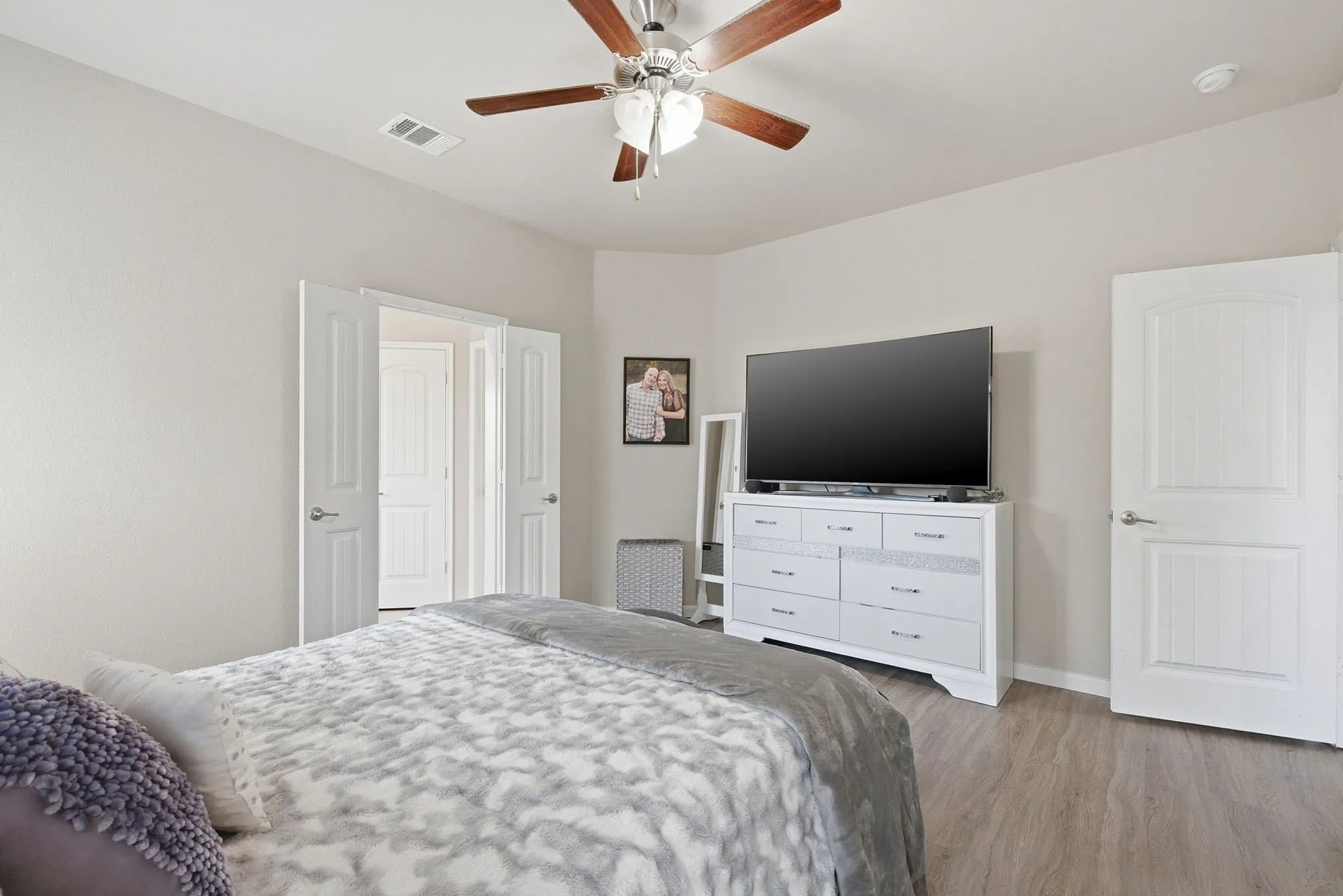 Single Family Residence For Sale in Collin County , 10233 Long Branch Drive, Mc Kinney, Texas 75071, 4 Bedroom, 2 Bathroom, 2 Garage spaces, 1,621 Sqft, built in 2018, mls#21363644, Real Estate Agent in Mc Kinney, Homes For Sale in Collin county, Homes For Sale in Mc Kinney, Realtor in Mc Kinney Texas, Real Estate Brokerage Independent Realty Texas, Luminita Cordes Realtor