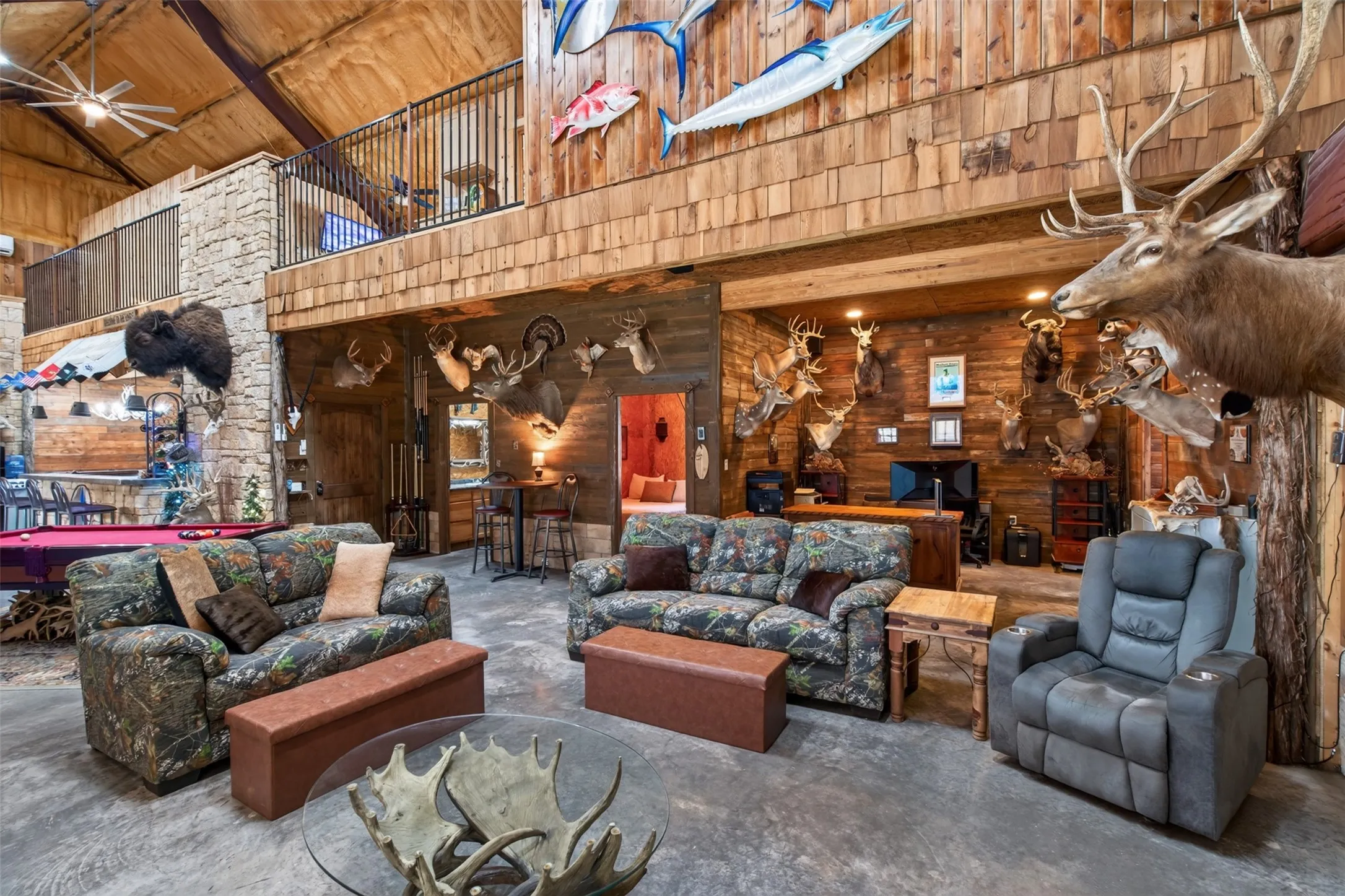 Single Family Residence For Sale in Young County , 400 Pumphrey Road, Loving, Texas 76460, 4 Bedroom, 3 Bathroom, Garage spaces, 3,536 Sqft, built in 2009, Price $1,900,000, mls#21359633, Real Estate Agent in Loving, Homes For Sale in Young county, Homes For Sale in Loving, Realtor in Loving Texas, Real Estate Brokerage Independent Realty Texas, Luminita Cordes Realtor