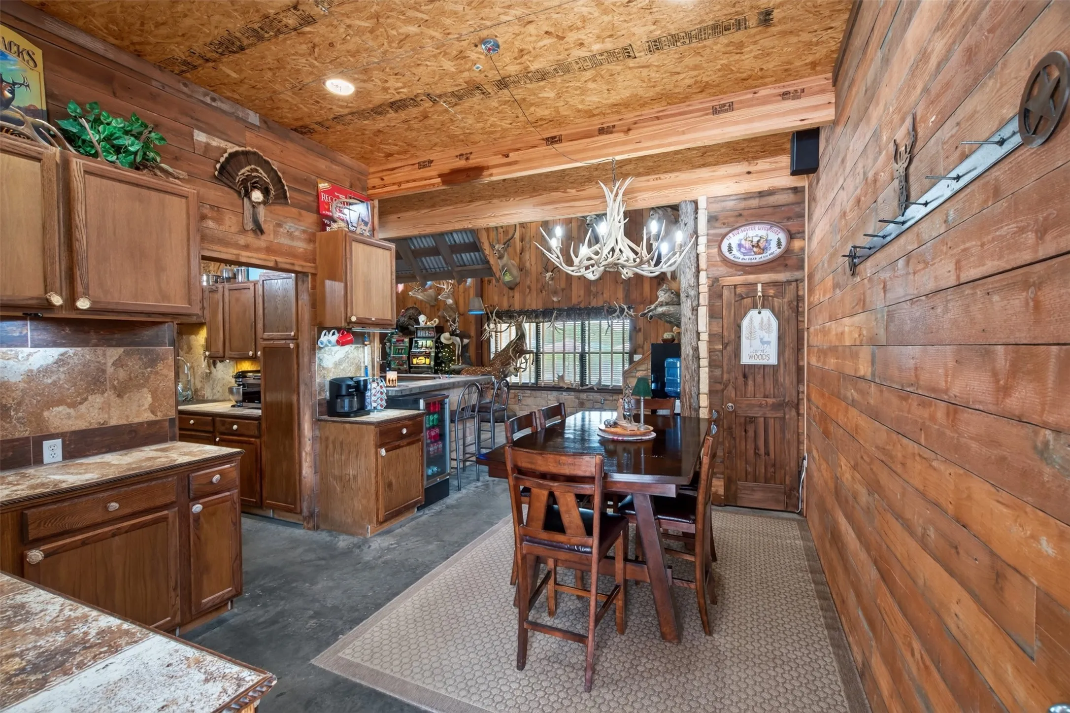 Single Family Residence For Sale in Young County , 400 Pumphrey Road, Loving, Texas 76460, 4 Bedroom, 3 Bathroom, Garage spaces, 3,536 Sqft, built in 2009, Price $1,900,000, mls#21359633, Real Estate Agent in Loving, Homes For Sale in Young county, Homes For Sale in Loving, Realtor in Loving Texas, Real Estate Brokerage Independent Realty Texas, Luminita Cordes Realtor