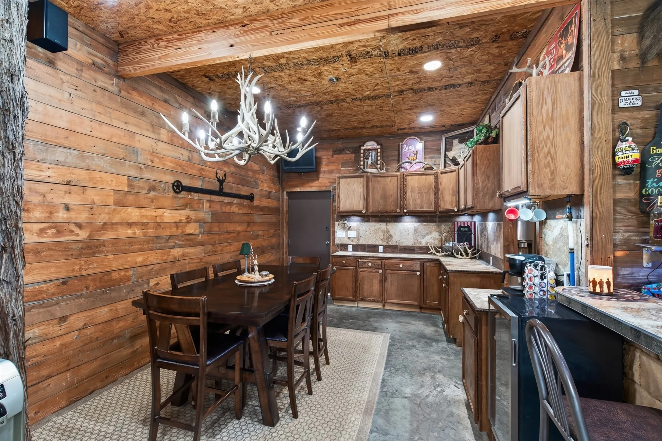 Single Family Residence For Sale in Young County , 400 Pumphrey Road, Loving, Texas 76460, 4 Bedroom, 3 Bathroom, Garage spaces, 3,536 Sqft, built in 2009, Price $1,900,000, mls#21359633, Real Estate Agent in Loving, Homes For Sale in Young county, Homes For Sale in Loving, Realtor in Loving Texas, Real Estate Brokerage Independent Realty Texas, Luminita Cordes Realtor