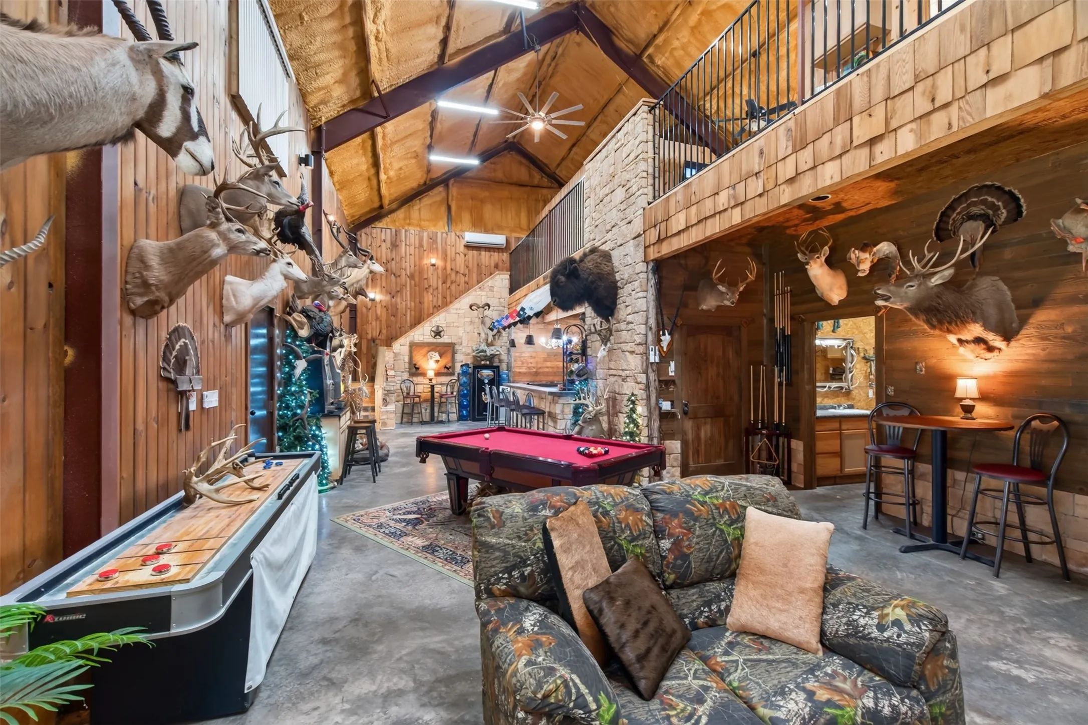 Single Family Residence For Sale in Young County , 400 Pumphrey Road, Loving, Texas 76460, 4 Bedroom, 3 Bathroom, Garage spaces, 3,536 Sqft, built in 2009, Price $1,900,000, mls#21359633, Real Estate Agent in Loving, Homes For Sale in Young county, Homes For Sale in Loving, Realtor in Loving Texas, Real Estate Brokerage Independent Realty Texas, Luminita Cordes Realtor