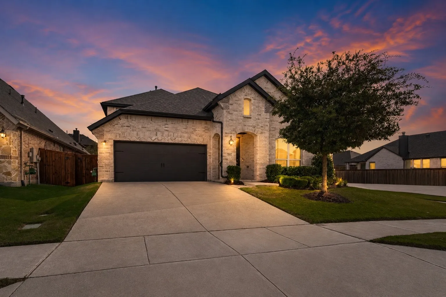 Single Family Residence For Sale in Tarrant County , 1661 Everitt Trail, Fort Worth, Texas 76052, 4 Bedroom, 4 Bathroom, 2 Garage spaces, 3,308 Sqft, built in 2020, mls#21363506, Real Estate Agent in Fort Worth, Homes For Sale in Tarrant county, Homes For Sale in Fort Worth, Realtor in Fort Worth Texas, Real Estate Brokerage Independent Realty Texas, Luminita Cordes Realtor