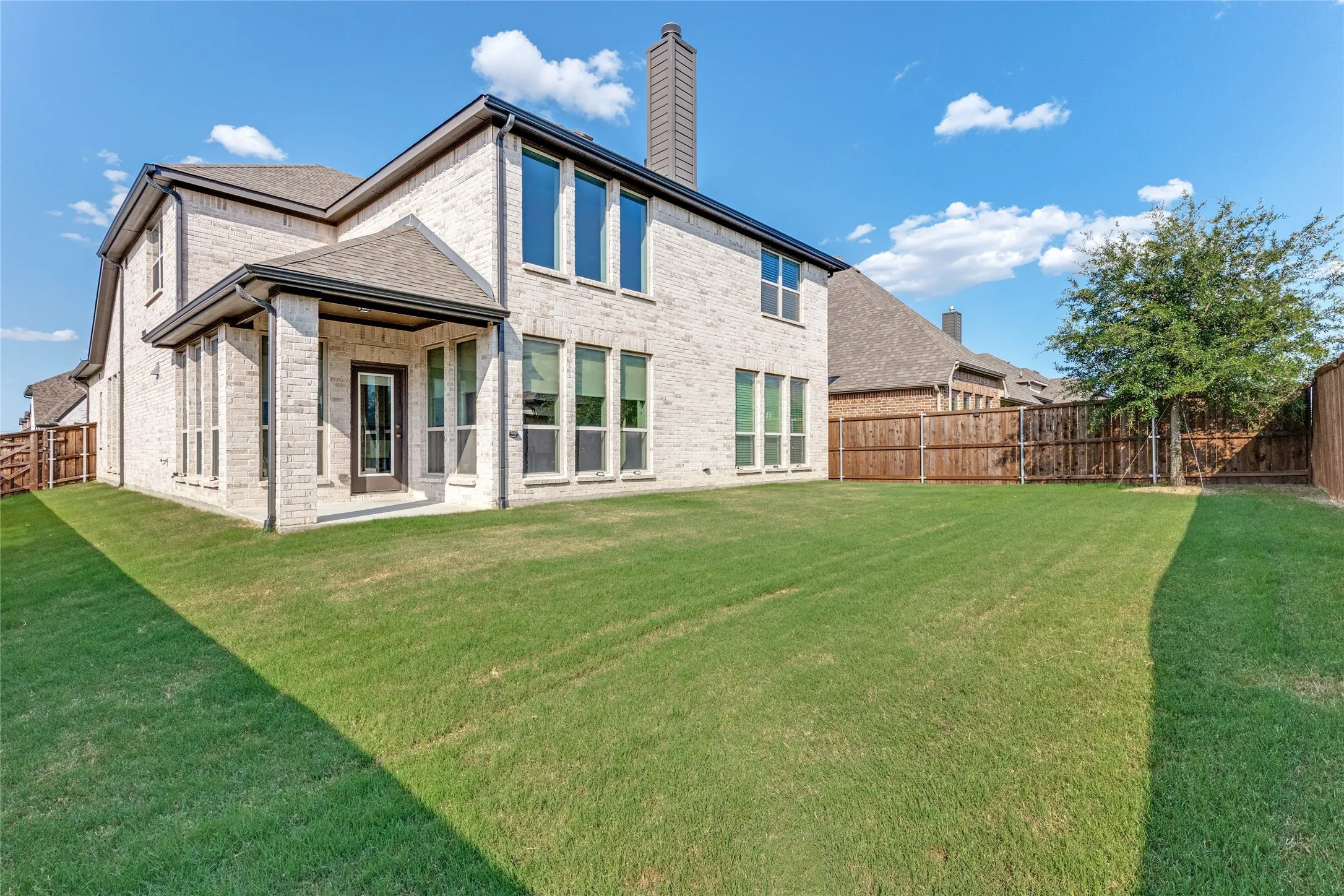 Single Family Residence For Sale in Tarrant County , 1661 Everitt Trail, Fort Worth, Texas 76052, 4 Bedroom, 4 Bathroom, 2 Garage spaces, 3,308 Sqft, built in 2020, mls#21363506, Real Estate Agent in Fort Worth, Homes For Sale in Tarrant county, Homes For Sale in Fort Worth, Realtor in Fort Worth Texas, Real Estate Brokerage Independent Realty Texas, Luminita Cordes Realtor