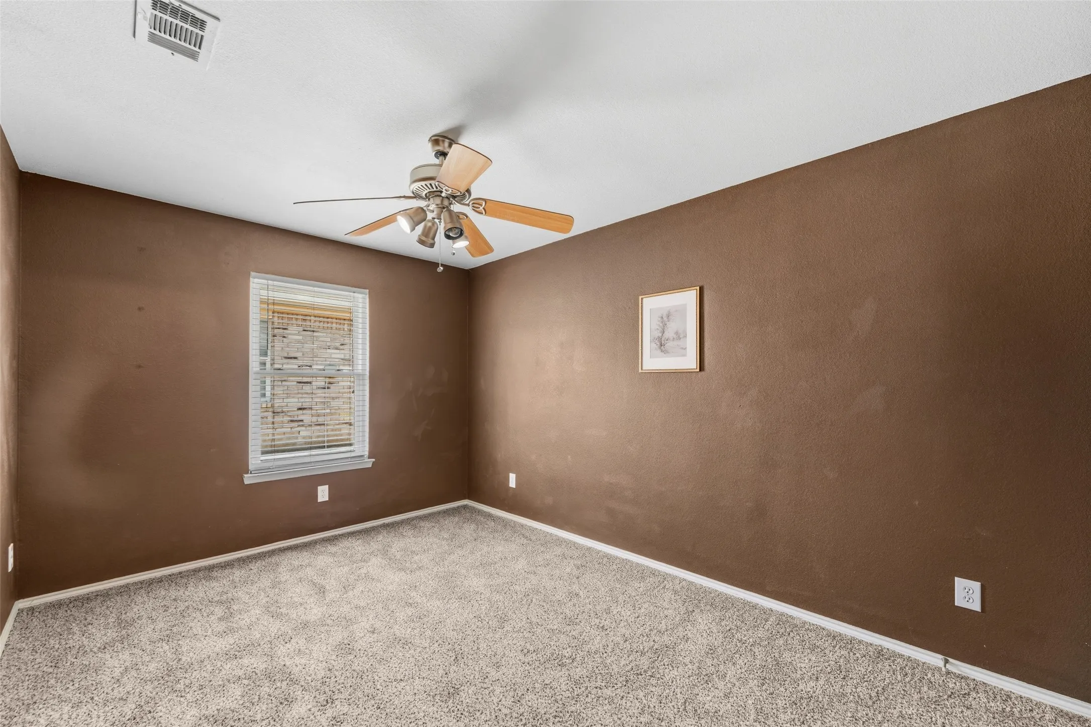 Single Family Residence For Sale in Collin County , 12395 Foothill Lane, Frisco, Texas 75035, 3 Bedroom, 2 Bathroom, 2 Garage spaces, 2,097 Sqft, built in 2003, mls#21352051, Real Estate Agent in Frisco, Homes For Sale in Collin county, Homes For Sale in Frisco, Realtor in Frisco Texas, Real Estate Brokerage Independent Realty Texas, Luminita Cordes Realtor