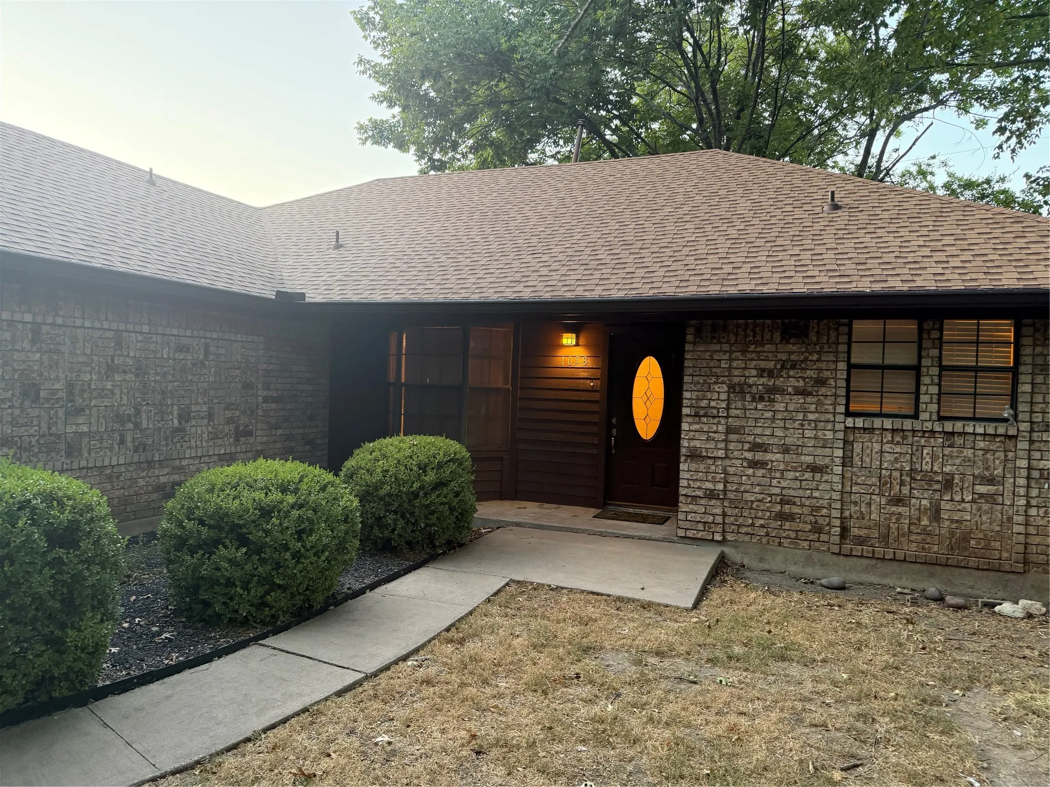 Single Family Residence For Sale in Grayson County , 1058 E Jefferson Street, Van Alstyne, Texas 75495, 3 Bedroom, 2 Bathroom, 2 Garage spaces, 1,495 Sqft, built in 1986, Price $295,000, mls#21363679, Real Estate Agent in Van Alstyne, Homes For Sale in Grayson county, Homes For Sale in Van Alstyne, Realtor in Van Alstyne Texas, Real Estate Brokerage Independent Realty Texas, Luminita Cordes Realtor