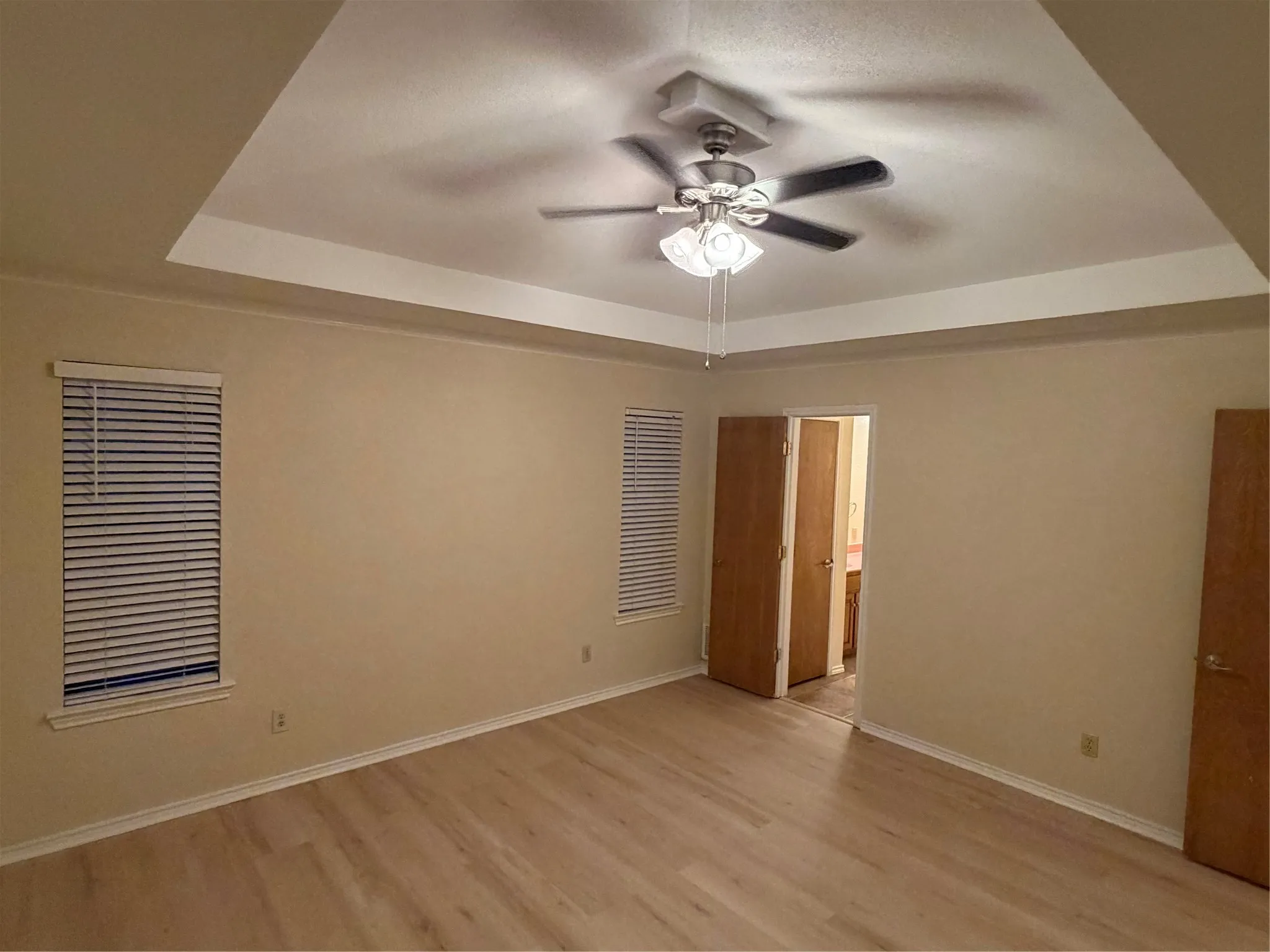 Single Family Residence For Sale in Grayson County , 1058 E Jefferson Street, Van Alstyne, Texas 75495, 3 Bedroom, 2 Bathroom, 2 Garage spaces, 1,495 Sqft, built in 1986, Price $295,000, mls#21363679, Real Estate Agent in Van Alstyne, Homes For Sale in Grayson county, Homes For Sale in Van Alstyne, Realtor in Van Alstyne Texas, Real Estate Brokerage Independent Realty Texas, Luminita Cordes Realtor
